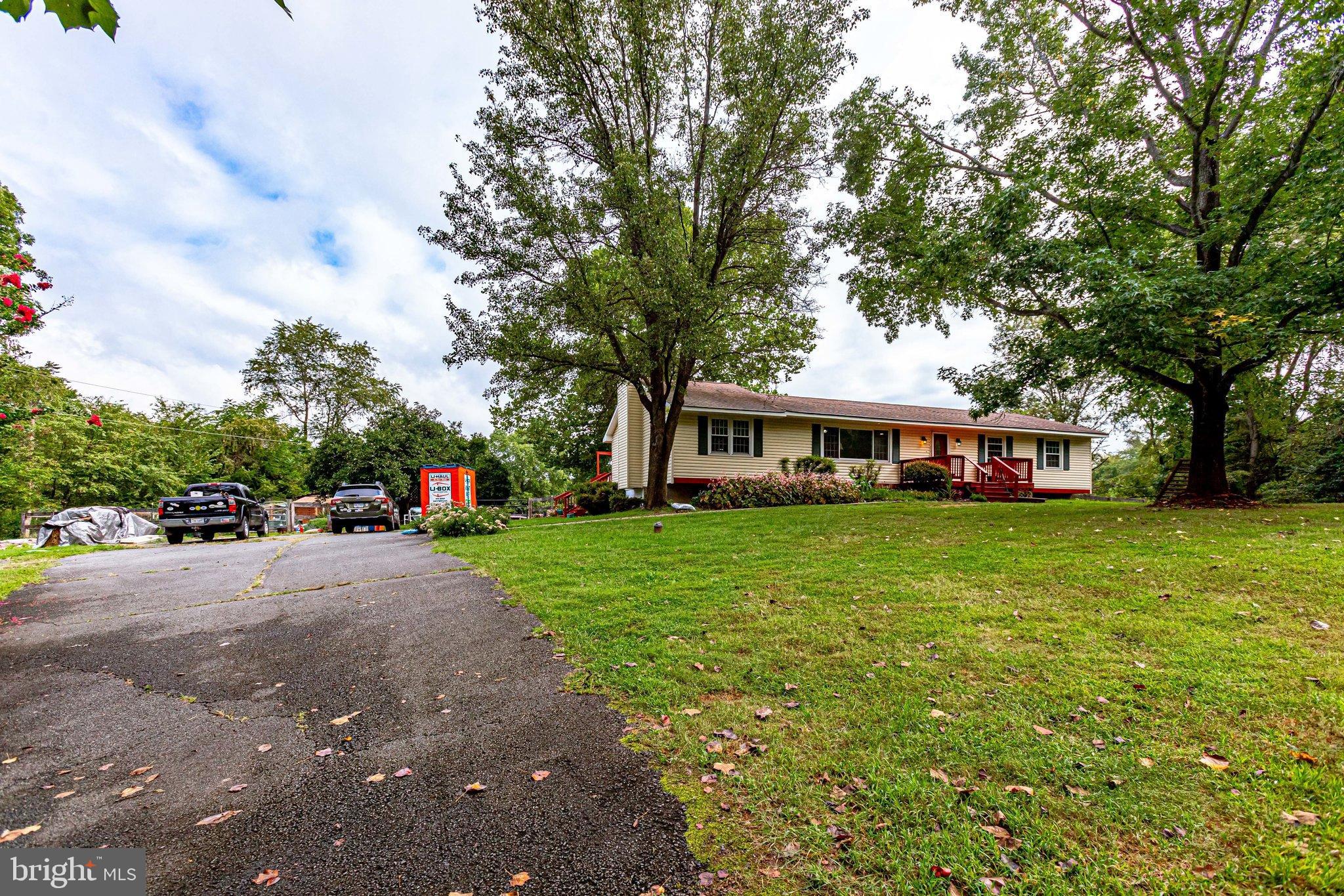 LOCUST HILL - Residential