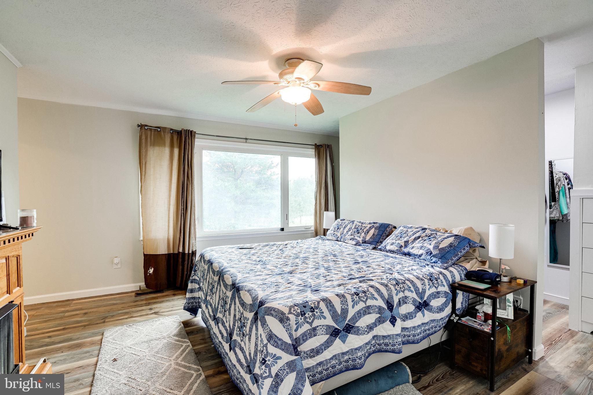 LOCUST HILL - Residential