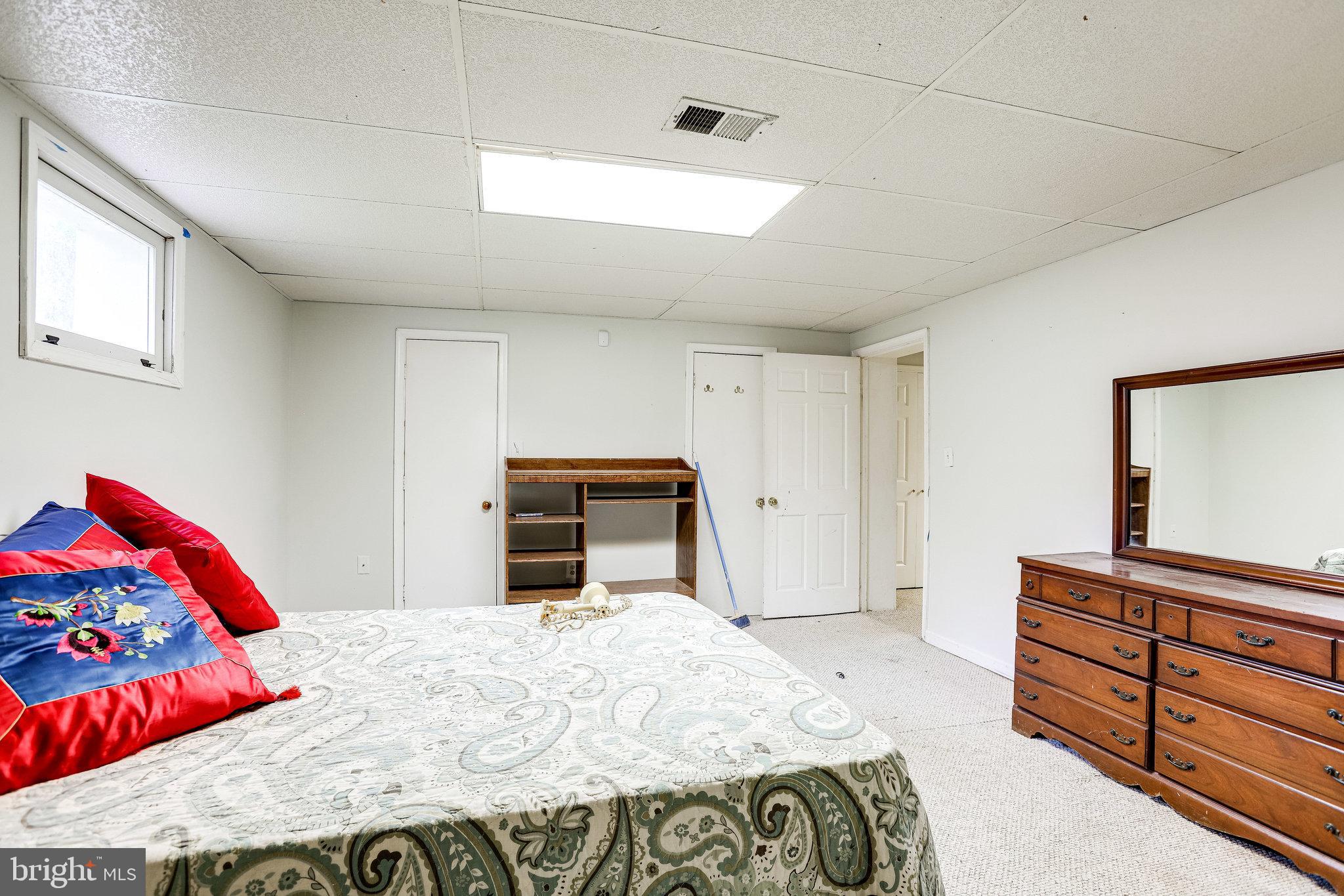 LOCUST HILL - Residential