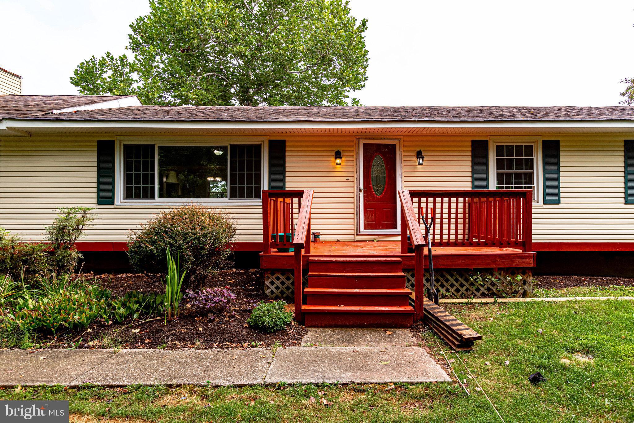 LOCUST HILL - Residential