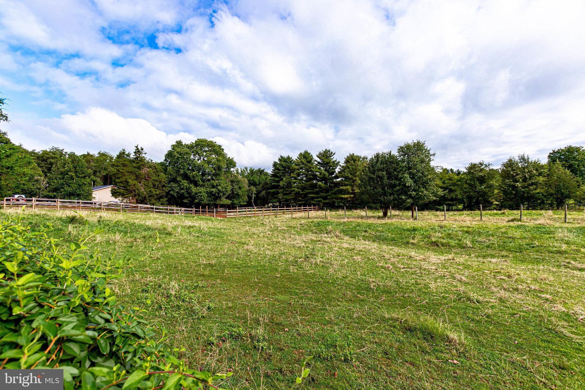 LOCUST HILL - Residential