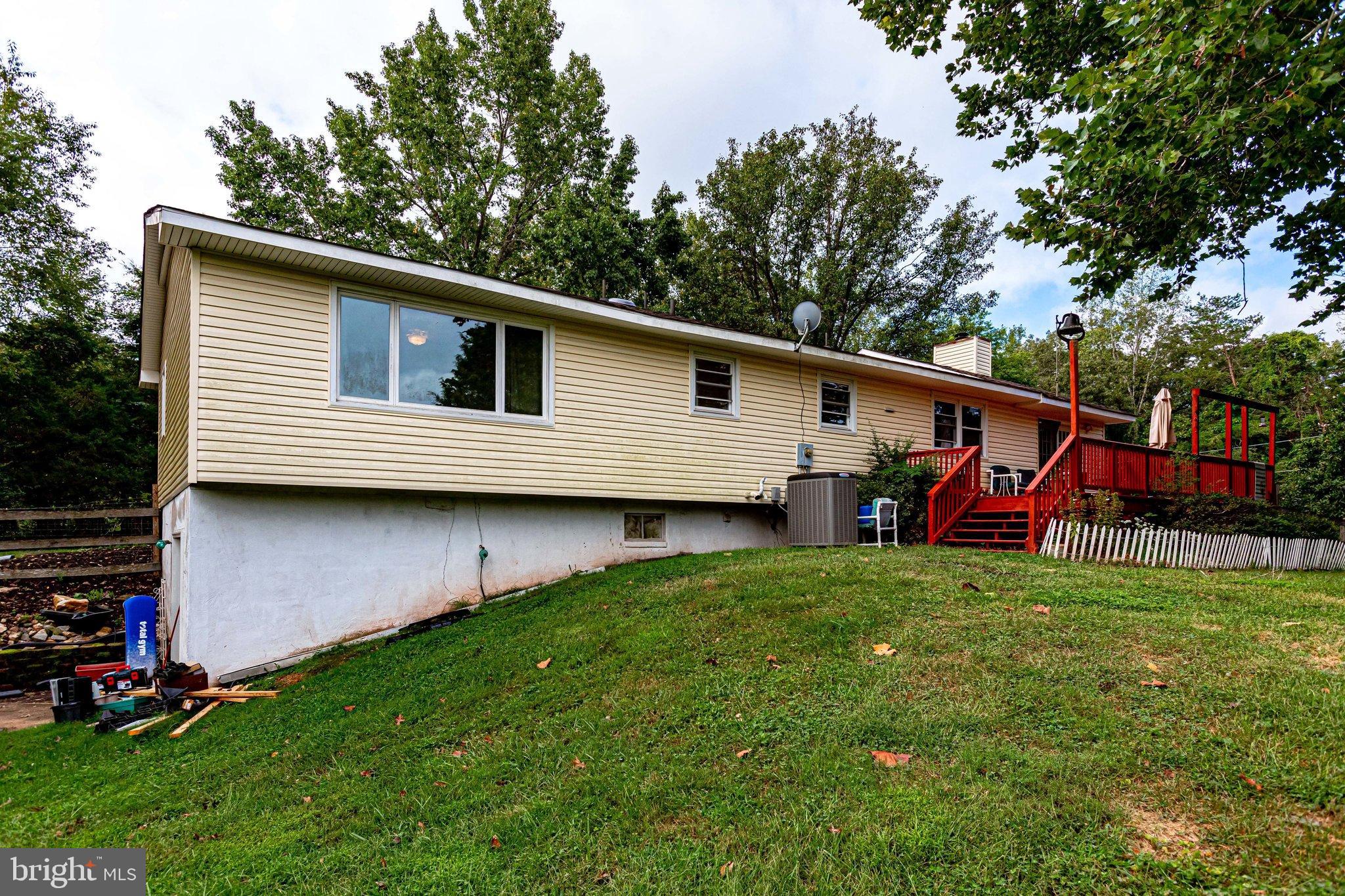 LOCUST HILL - Residential