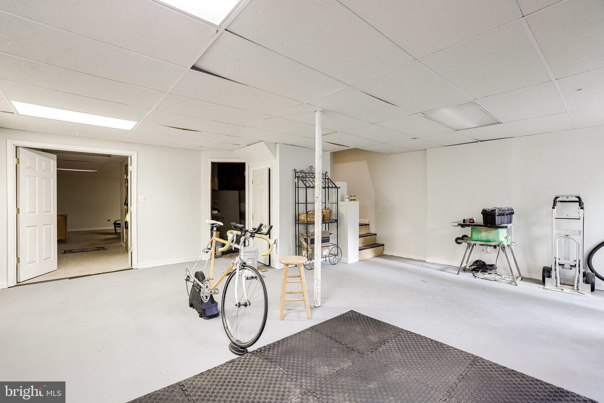 LOCUST HILL - Residential