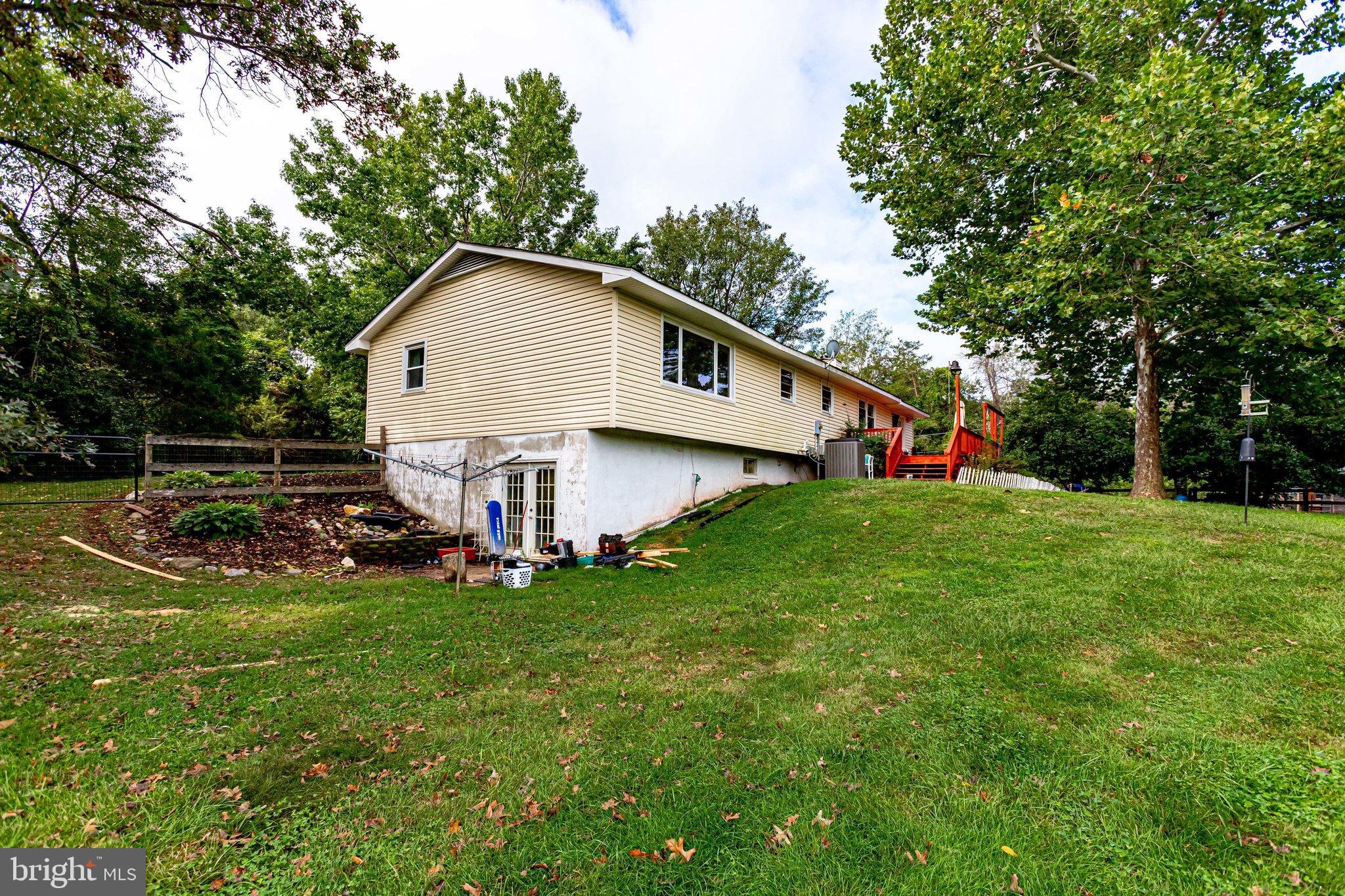 LOCUST HILL - Residential