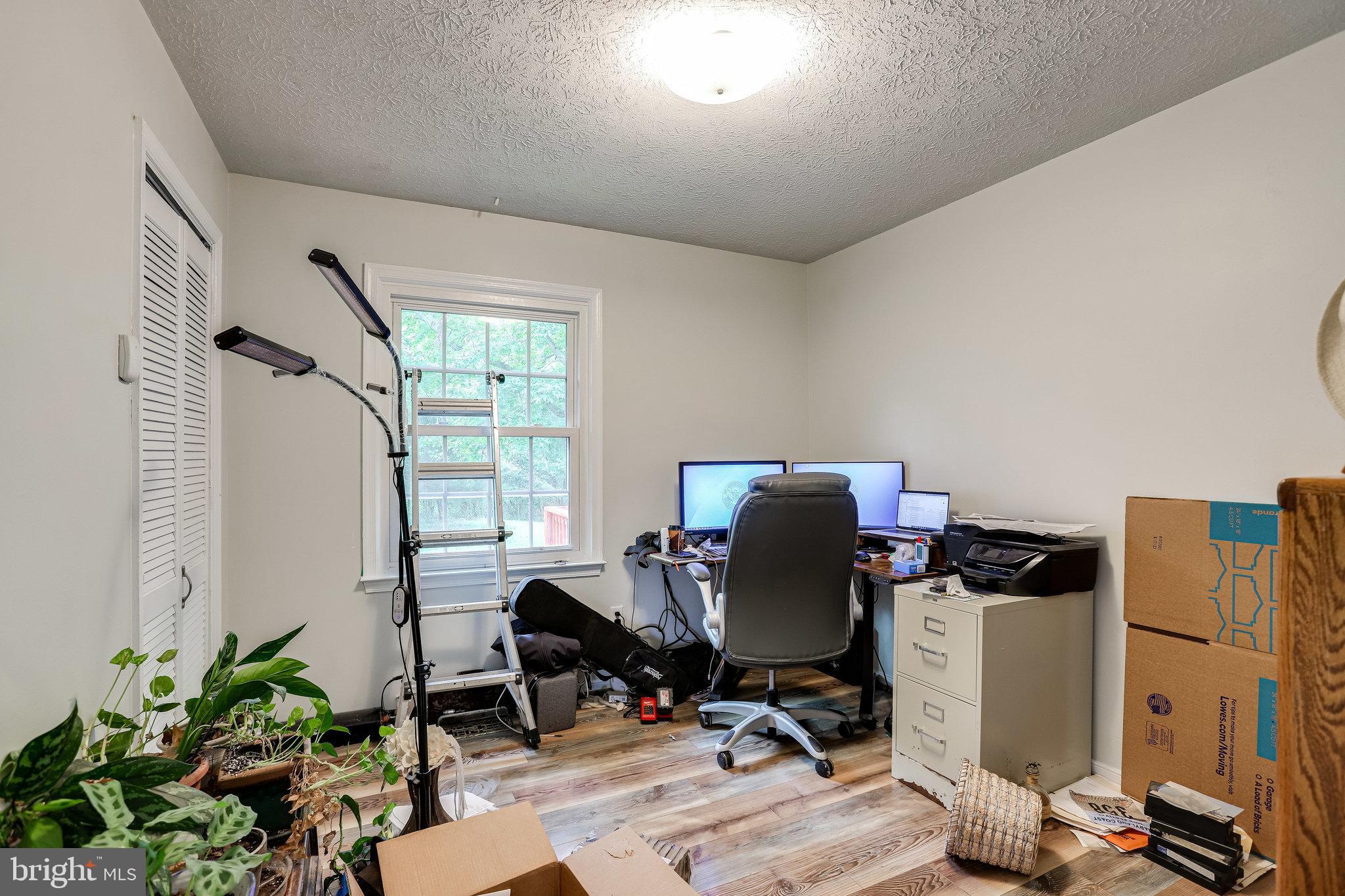 LOCUST HILL - Residential