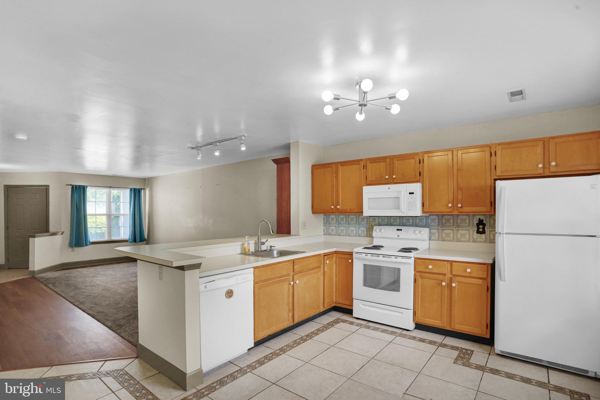 160 HICKORY LANE