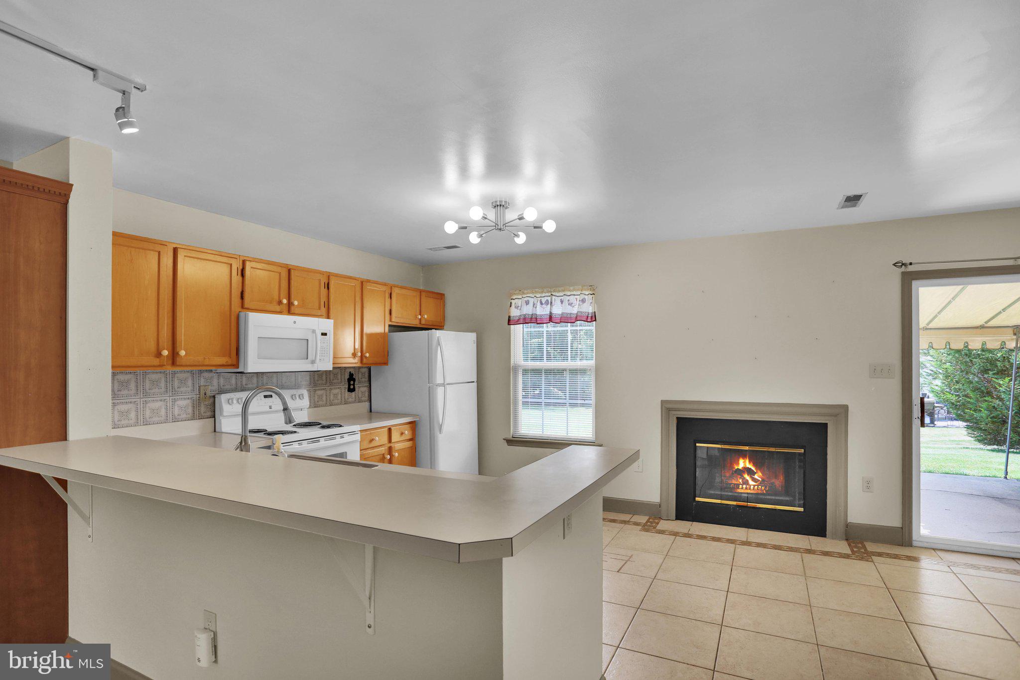 160 HICKORY LANE