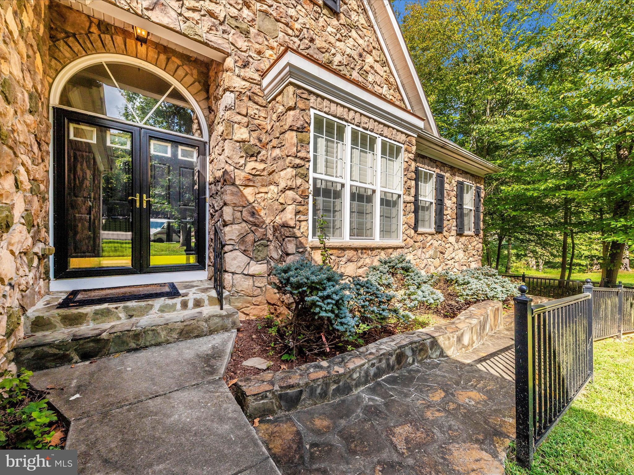 TANTALLON ON THE POTOMAC - Residential