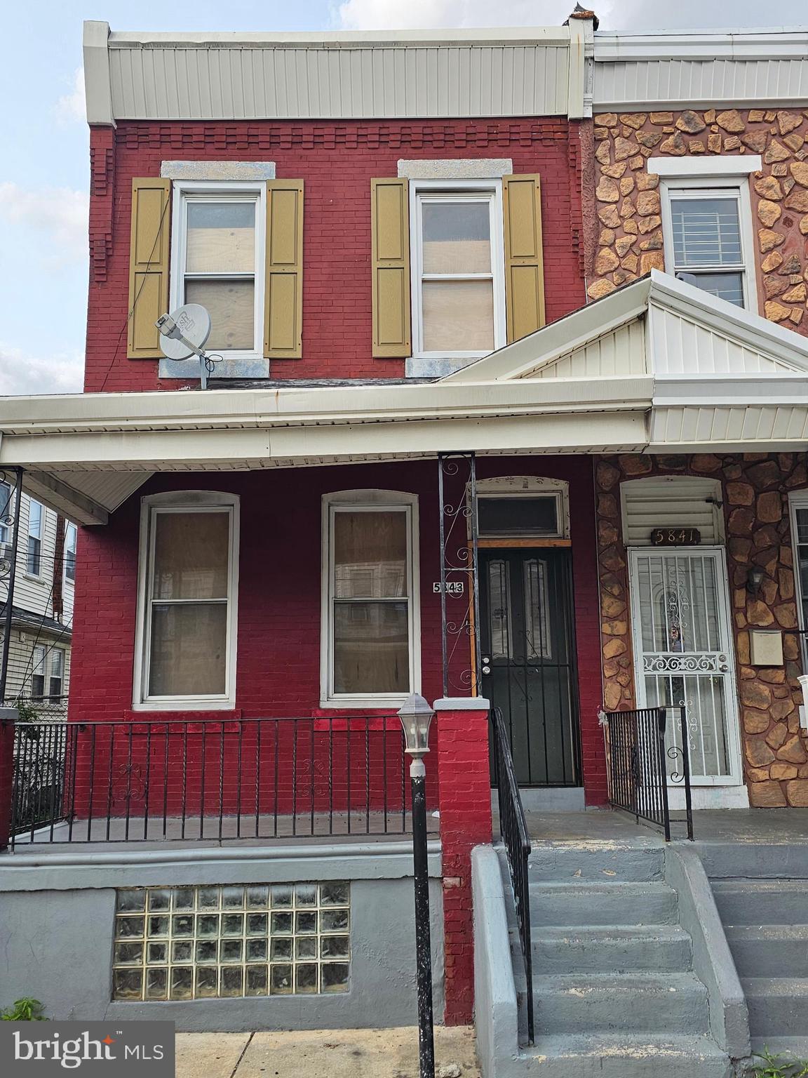 This spacious three-bedroom home in West Philadelphia could be the golden opportunity you've been waiting for! Previously used as an investment property, it has been stripped down and is ready for a new owner’s vision.
The possibilities are plentiful—whether you’re planning a full renovation to modernize the space or prefer to make minor cosmetic upgrades and install new carpeting. One of the three bedrooms is generously sized and could potentially be transformed into a second living area or office space.
Located just 2–3 blocks from the Market Street Line, this home offers excellent accessibility to public transportation and the rest of the city.
Don't miss your chance—schedule your showing today before this opportunity is gone!