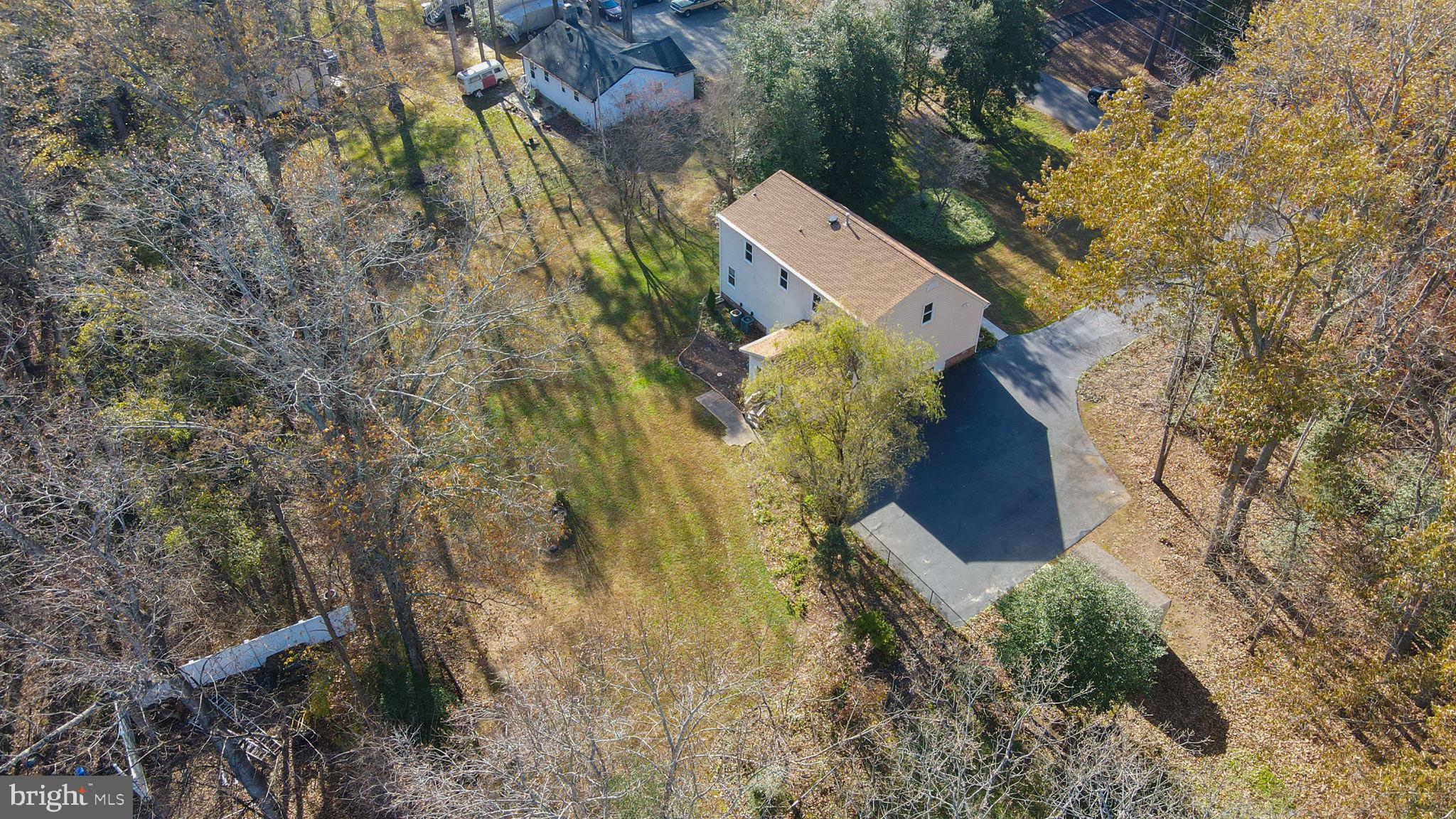 LAKE CAROLINE - Residential