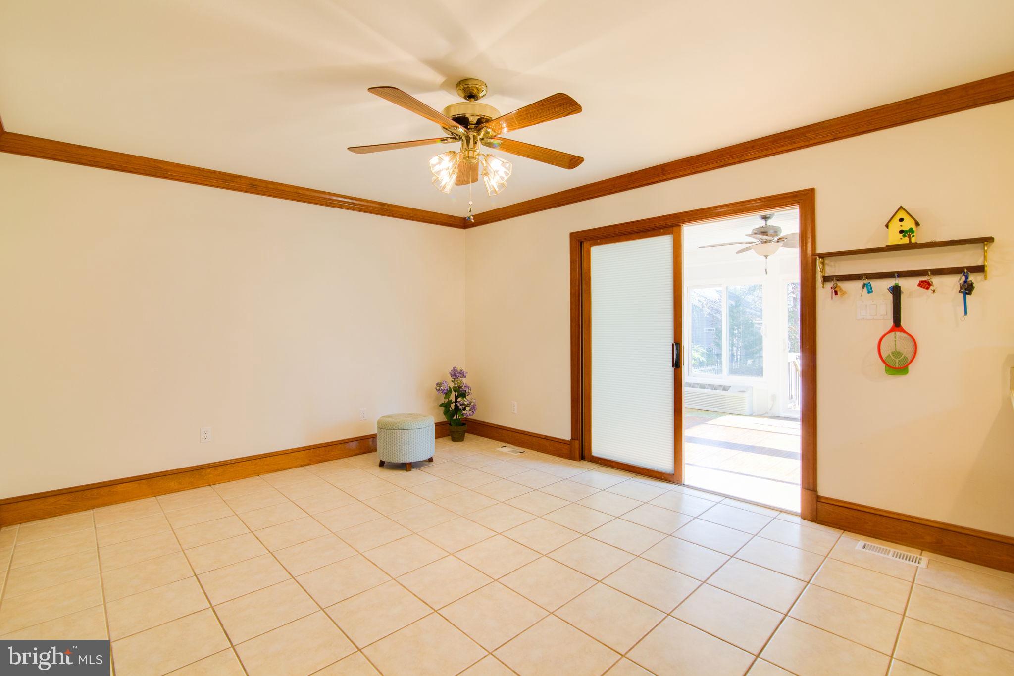 LAKE CAROLINE - Residential