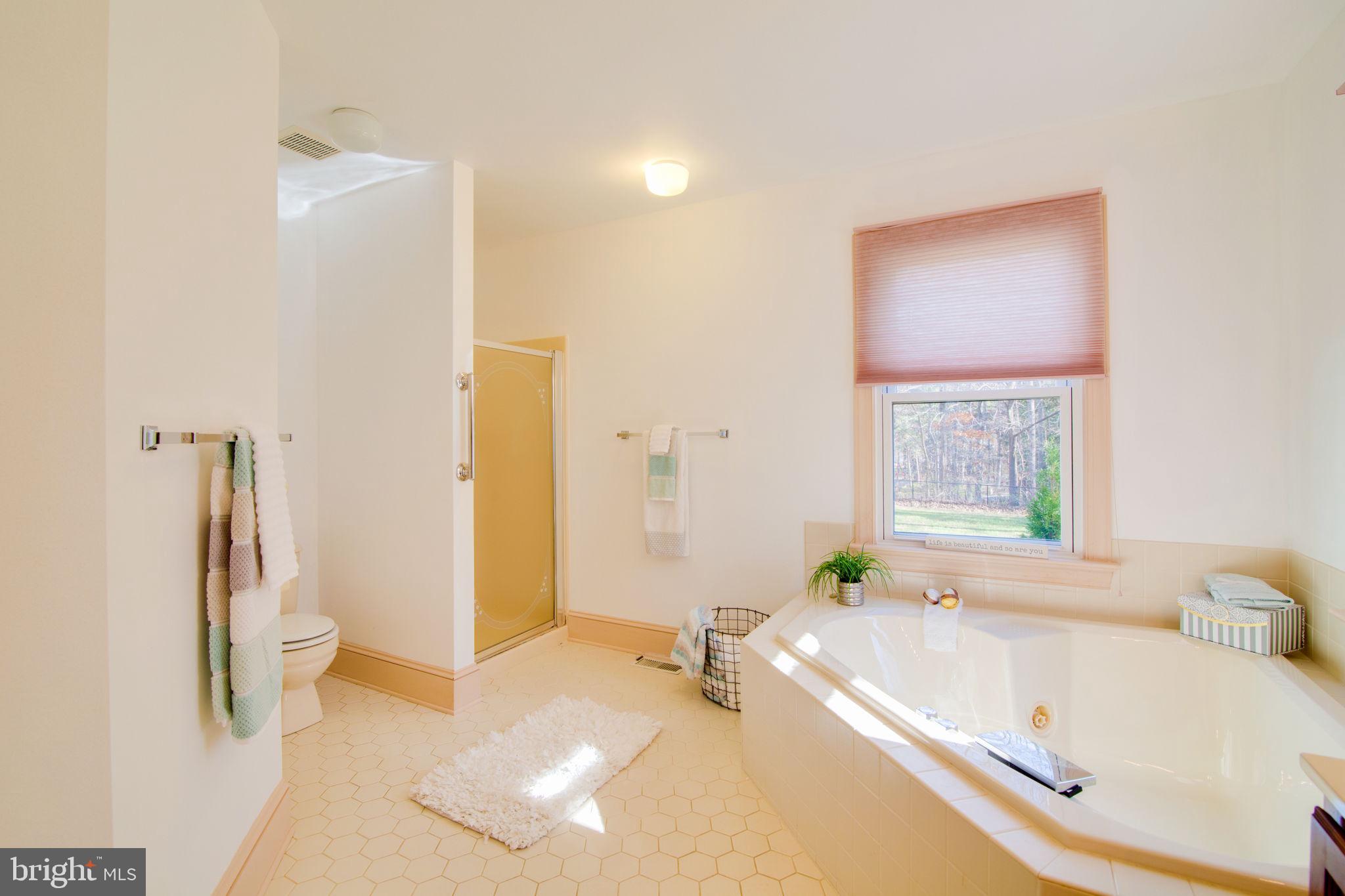 LAKE CAROLINE - Residential