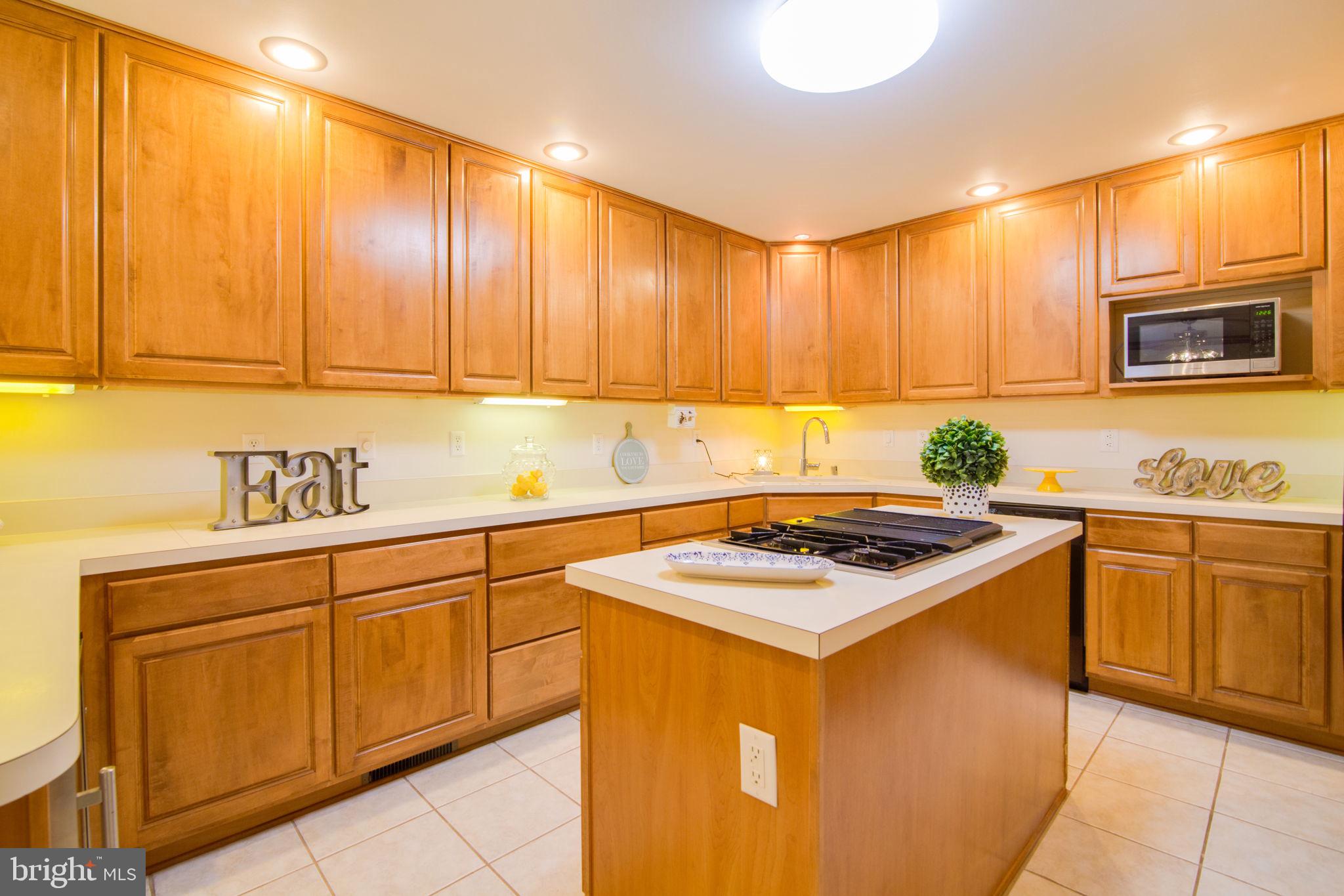 LAKE CAROLINE - Residential