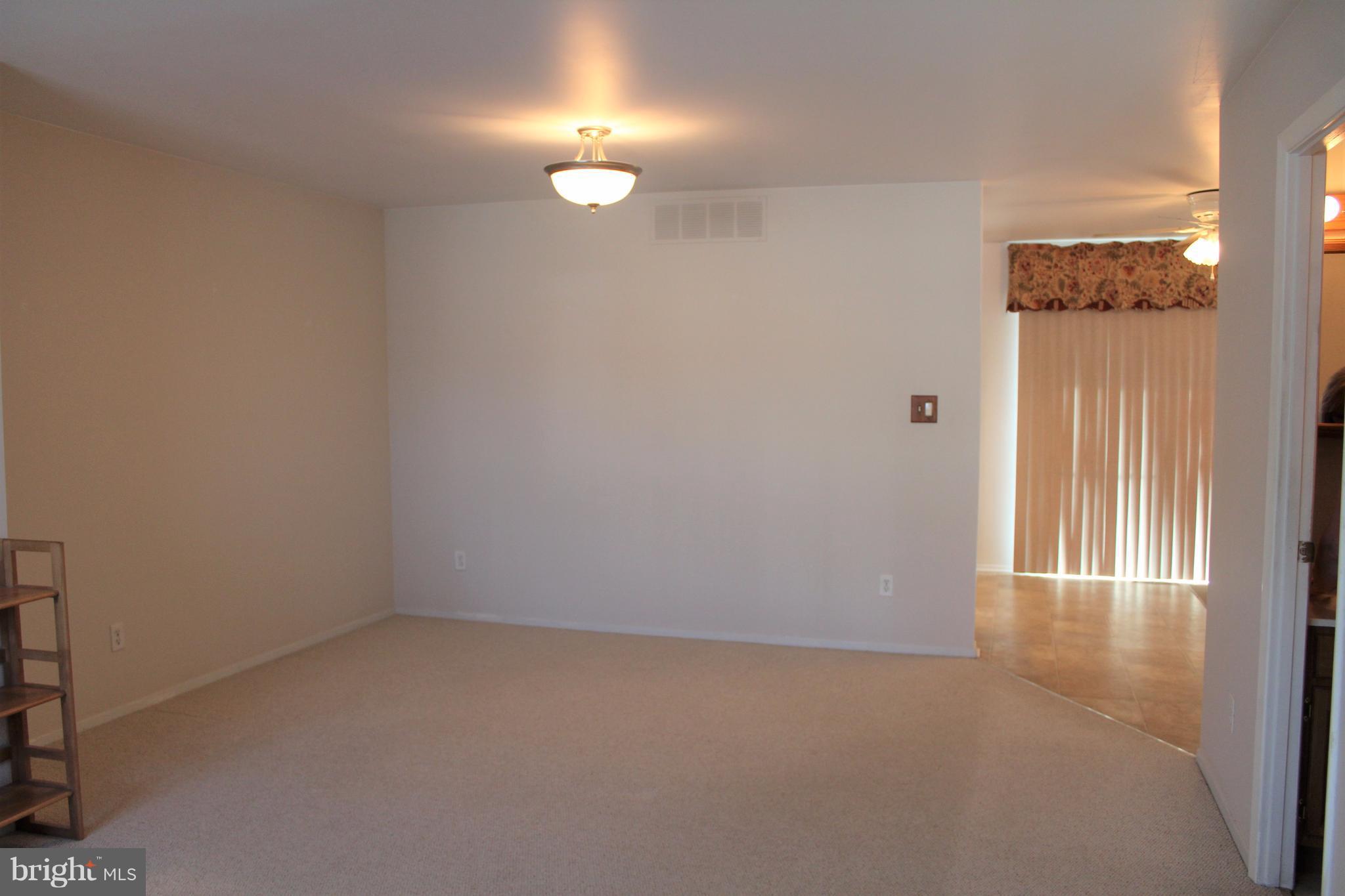 CARLTON SQUARE - Residential