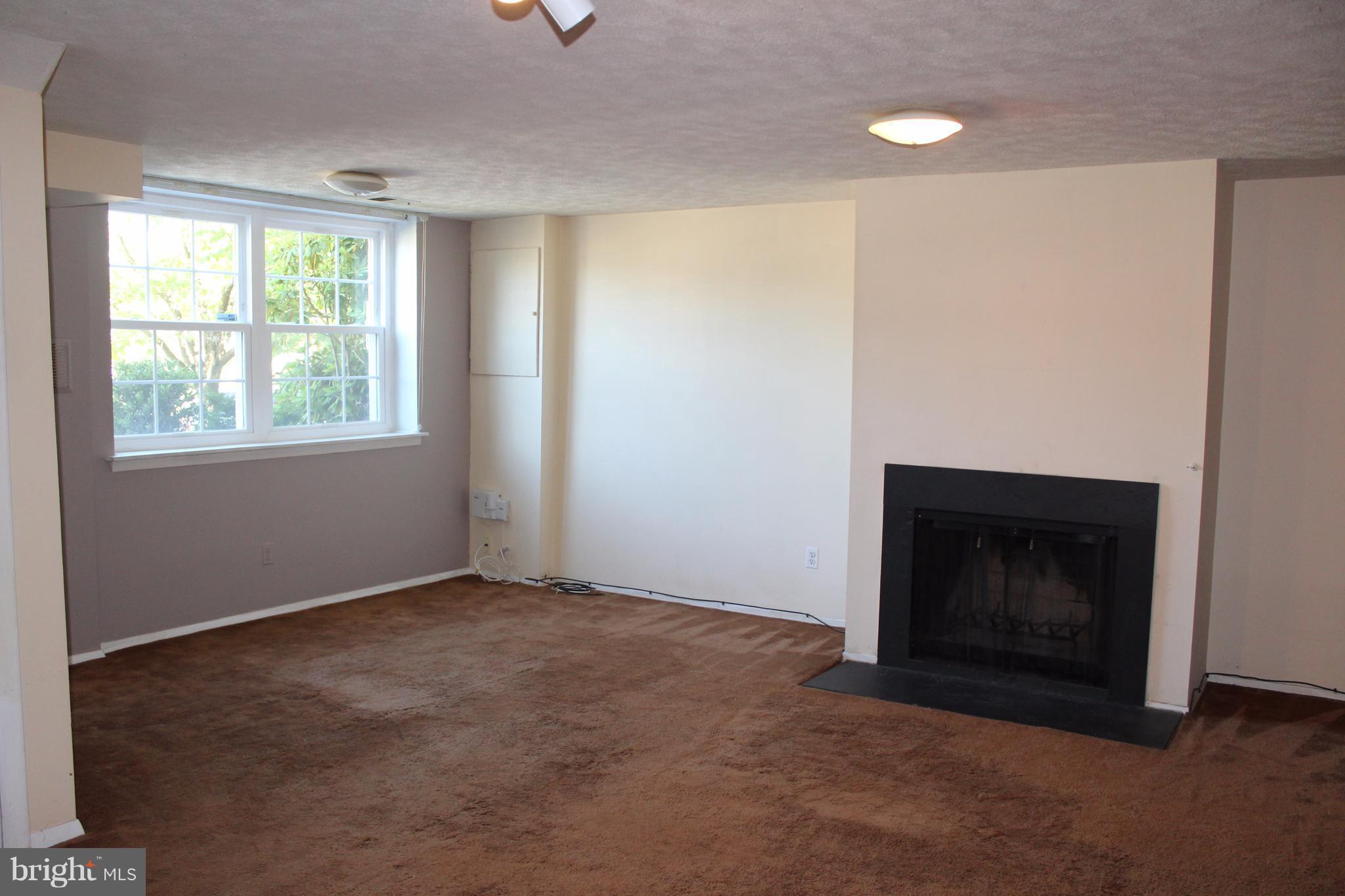 CARLTON SQUARE - Residential