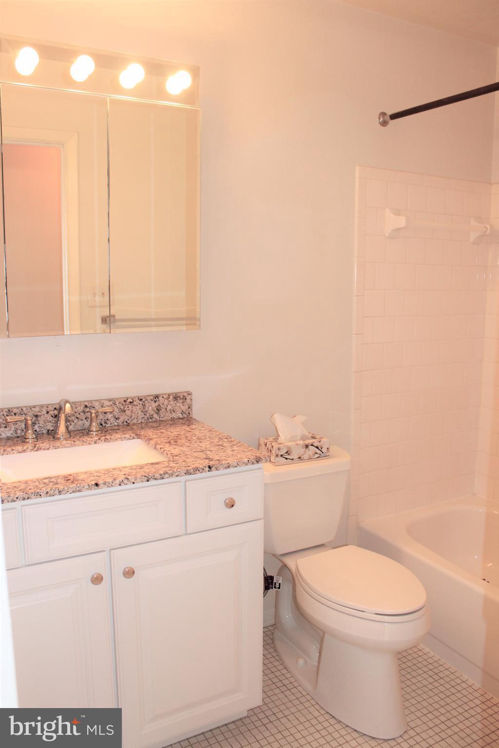 CARLTON SQUARE - Residential