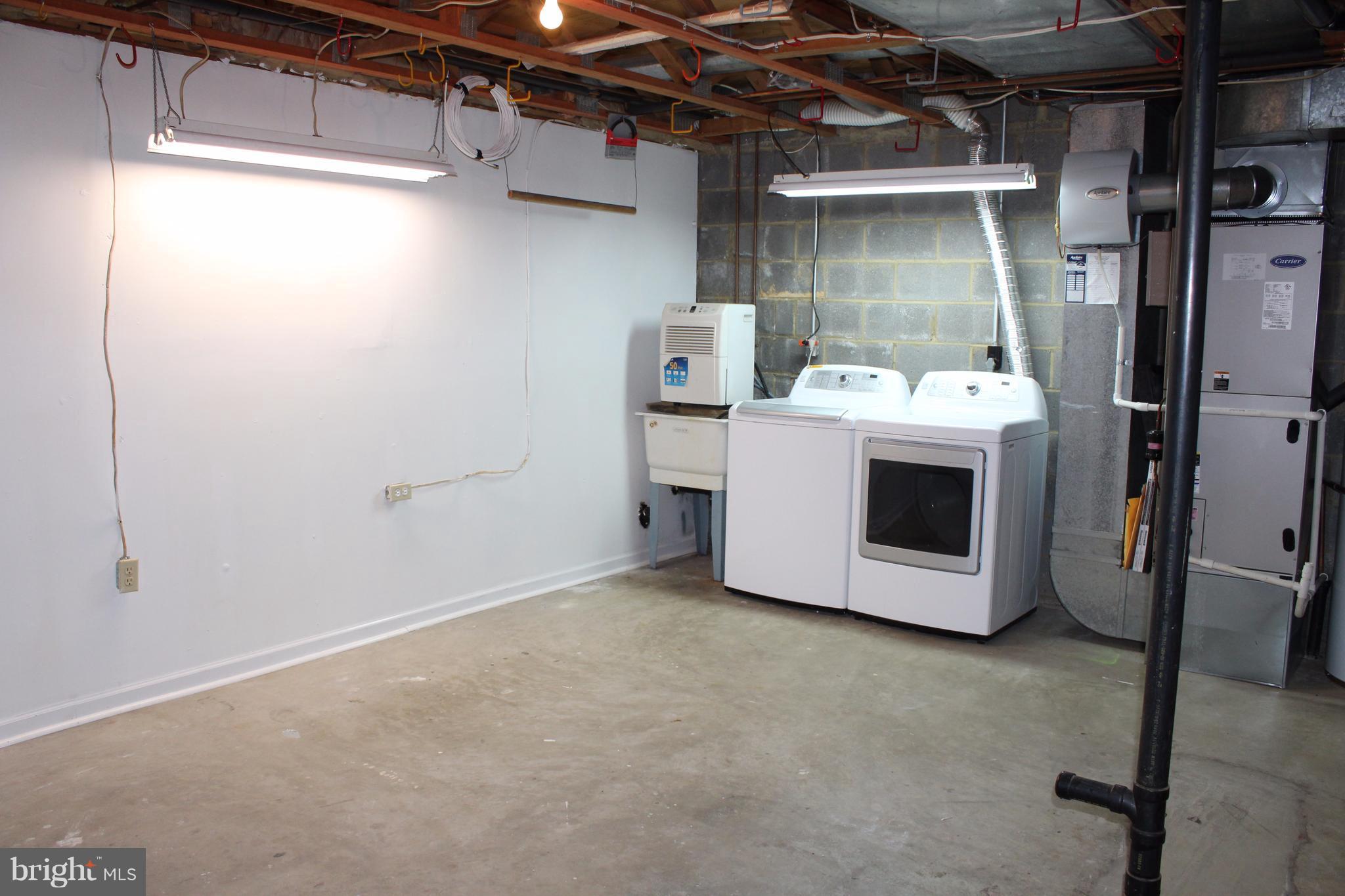 CARLTON SQUARE - Residential