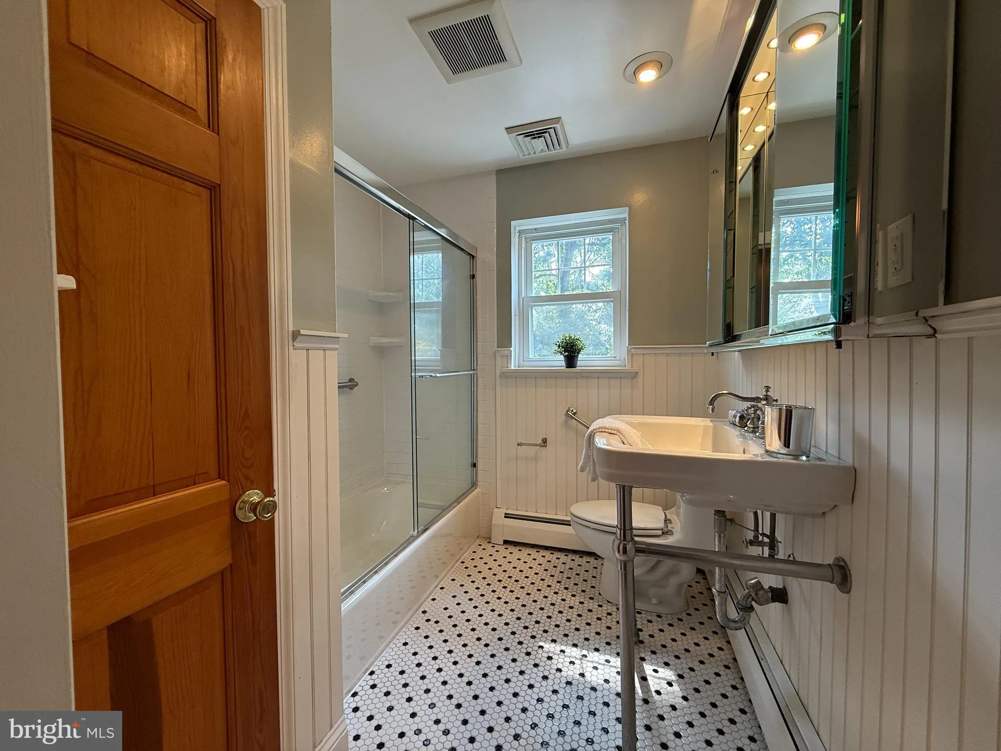 Berwyn, Pennsylvania 19312, United States, 3 Bedrooms Bedrooms, ,3 BathroomsBathrooms,Residential,Active,186435