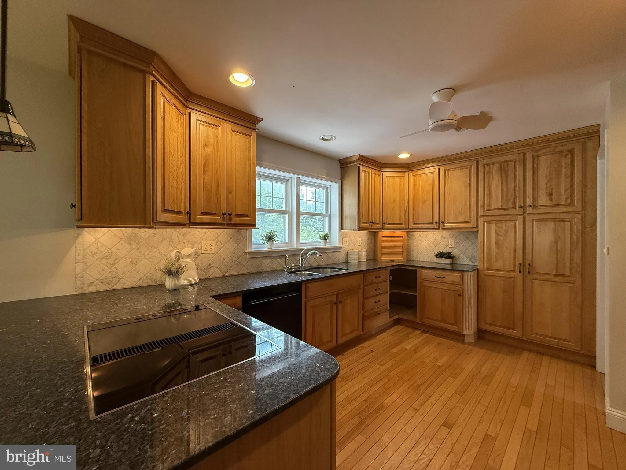 Berwyn, Pennsylvania 19312, United States, 3 Bedrooms Bedrooms, ,3 BathroomsBathrooms,Residential,Active,186435