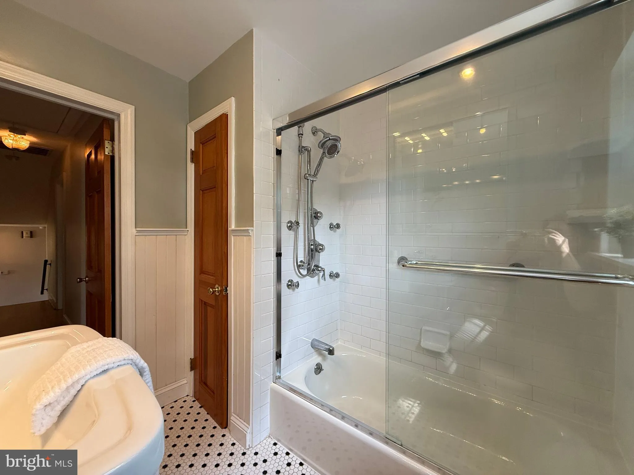 Berwyn, Pennsylvania 19312, United States, 3 Bedrooms Bedrooms, ,3 BathroomsBathrooms,Residential,Active,186435