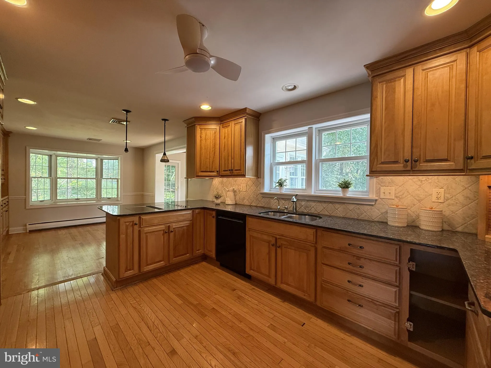 Berwyn, Pennsylvania 19312, United States, 3 Bedrooms Bedrooms, ,3 BathroomsBathrooms,Residential,Active,186435