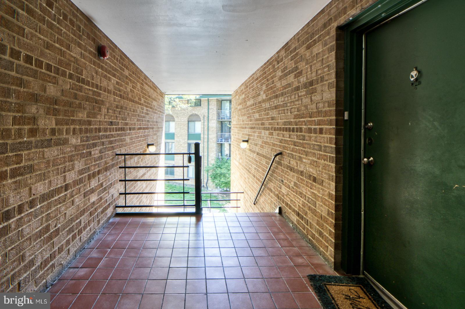 SAXONY SQUARE - Residential