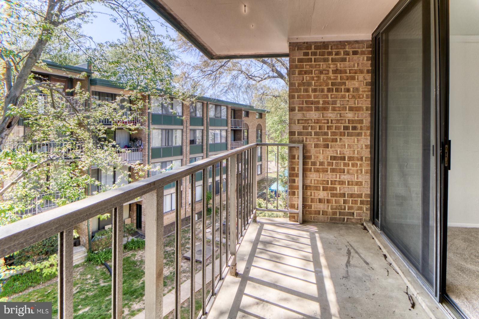 SAXONY SQUARE - Residential