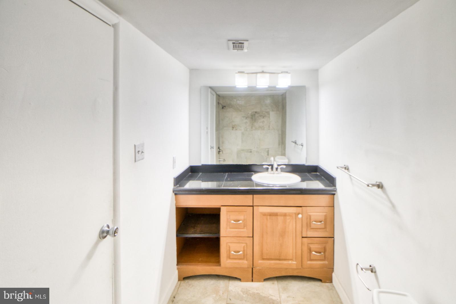 SAXONY SQUARE - Residential