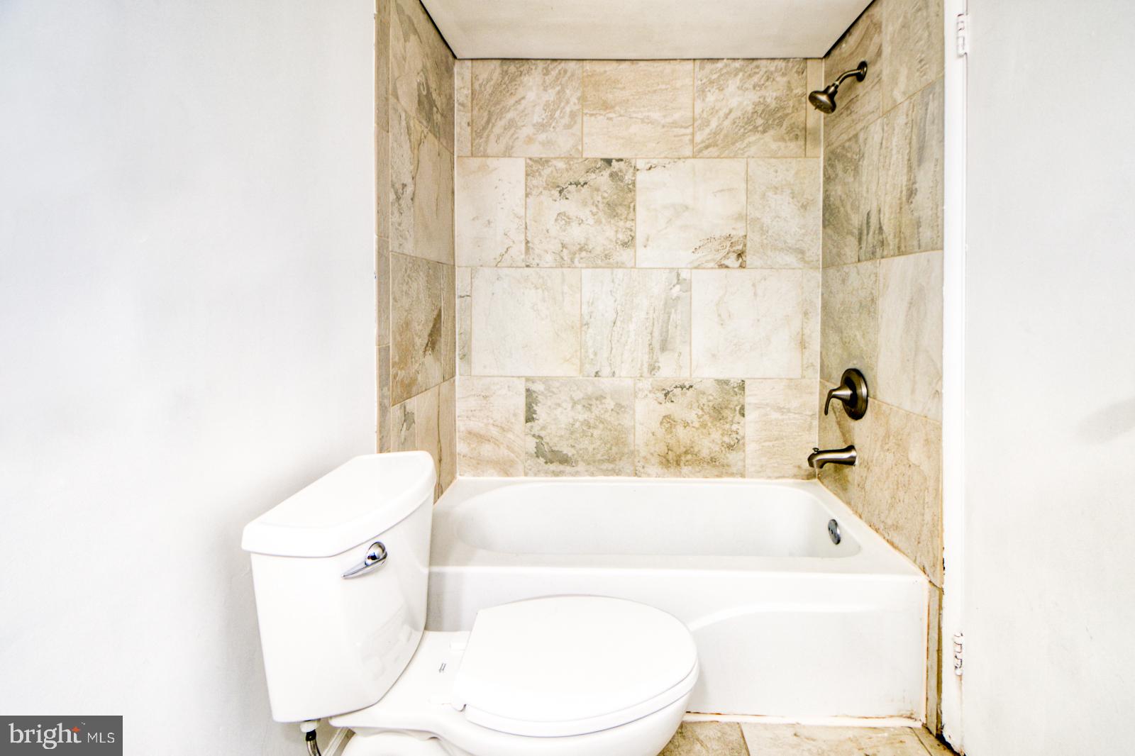 SAXONY SQUARE - Residential