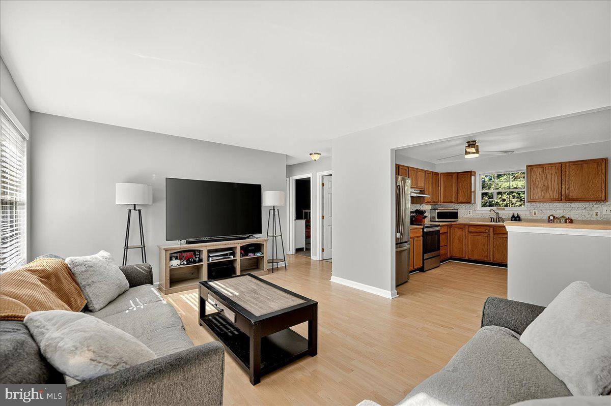 6 W BRIAR DRIVE