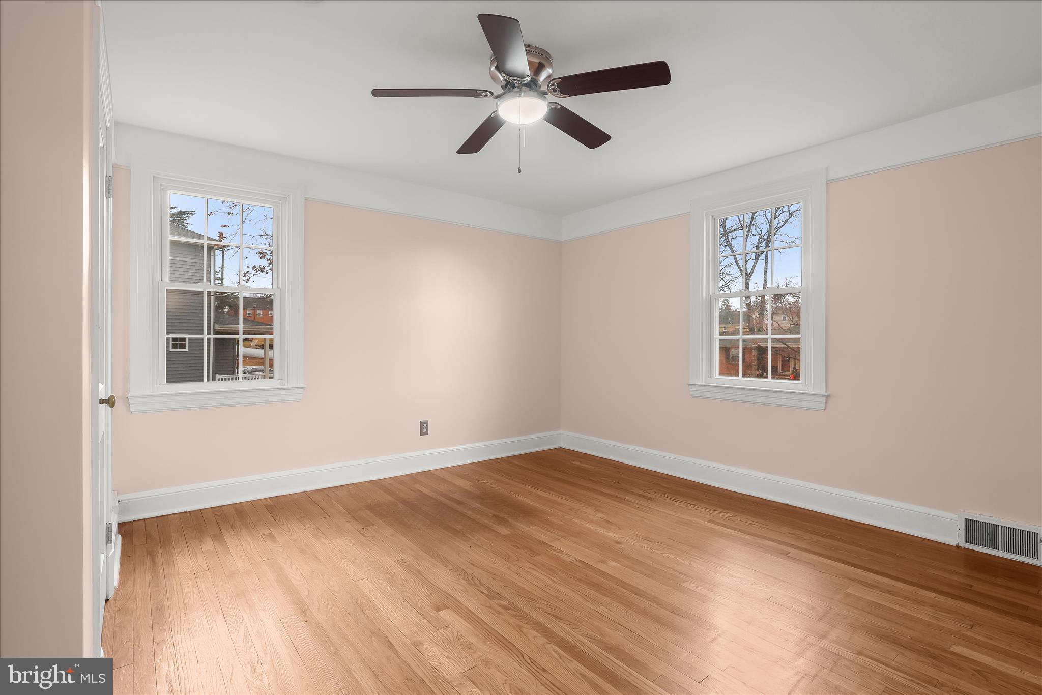 HAYWOOD HEIGHTS - Residential