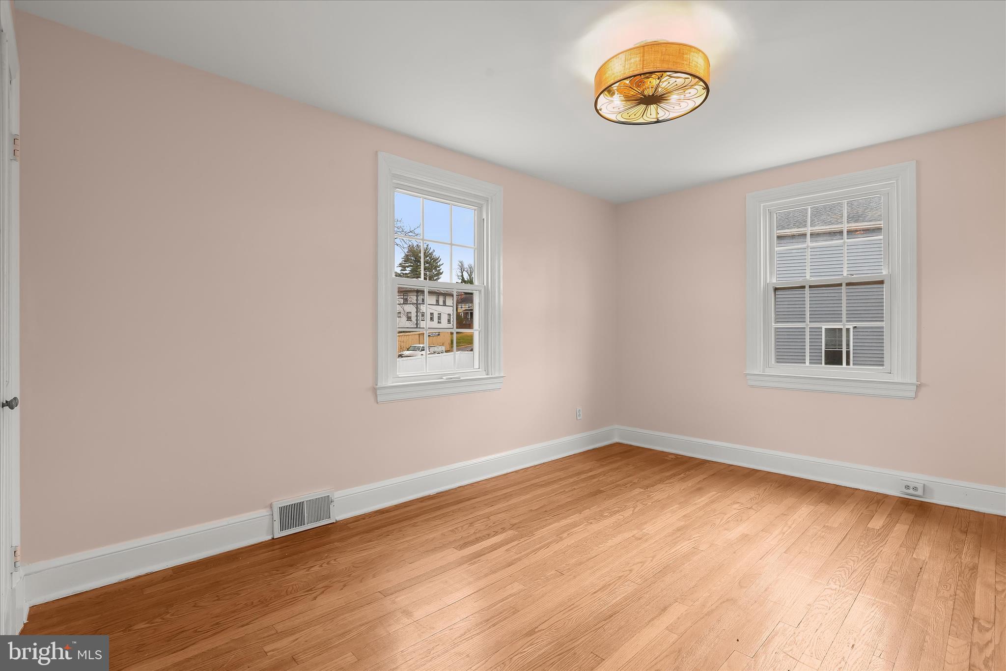 HAYWOOD HEIGHTS - Residential