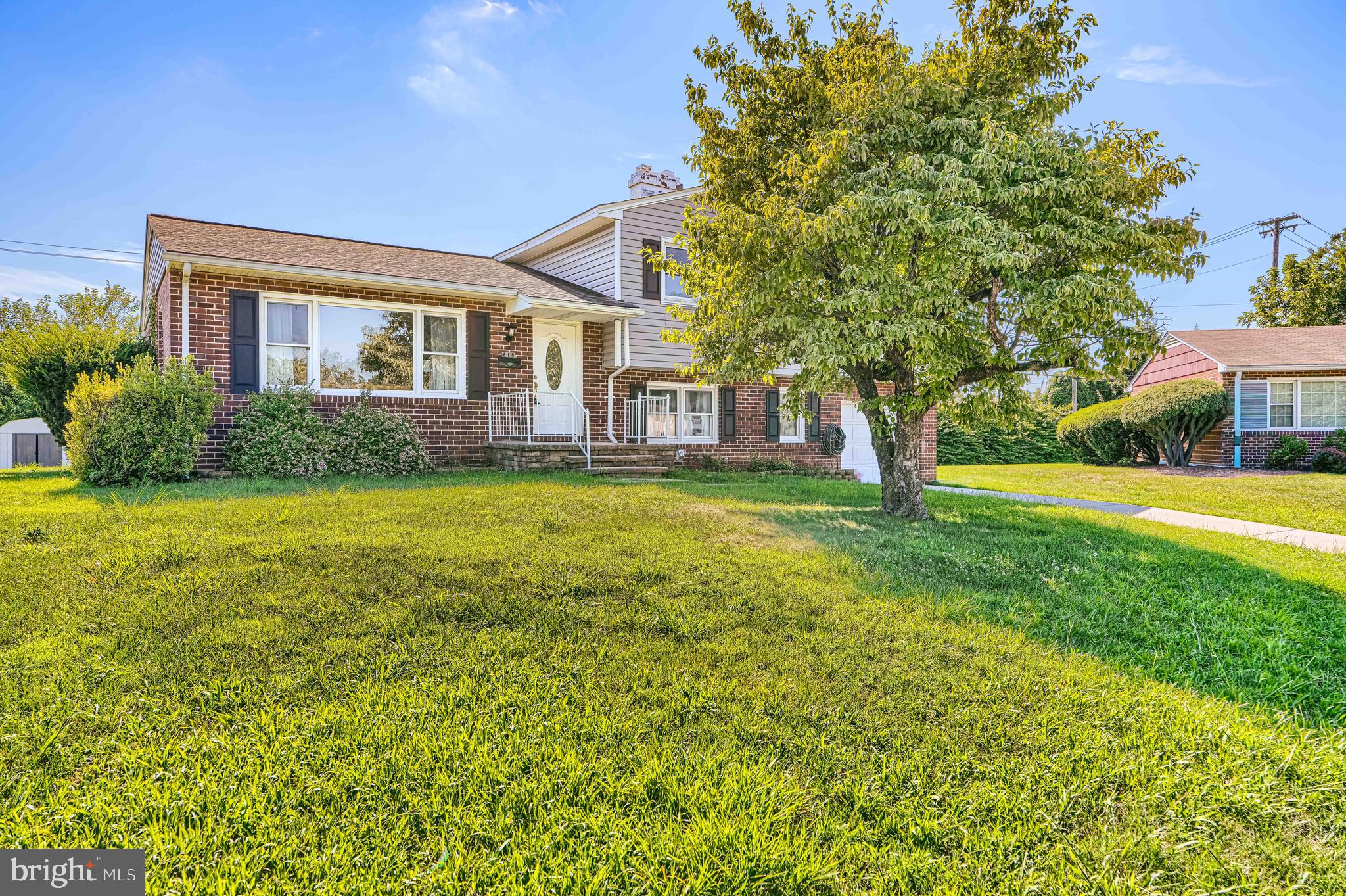 815 BRANFORD CIRCLE
