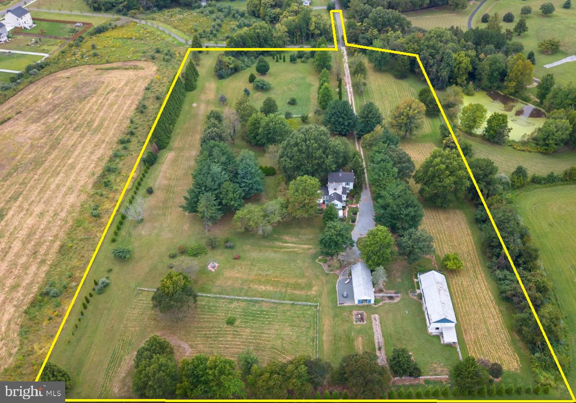 300 CEMETERY LANE