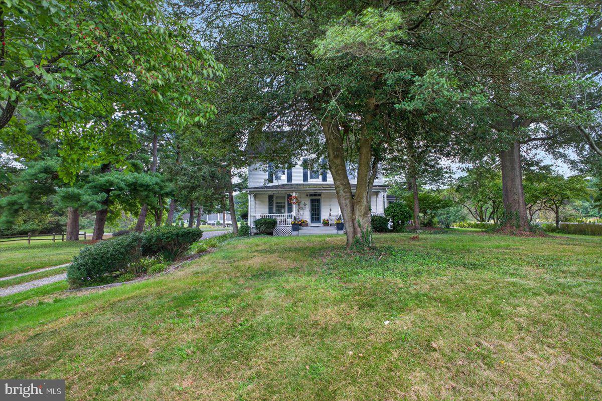 300 CEMETERY LANE