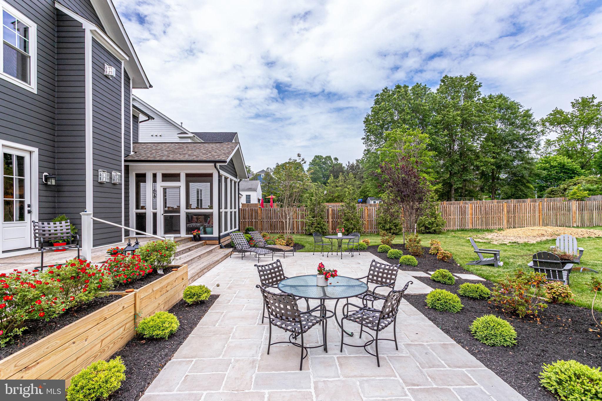 PLYMOUTH HAVEN - Residential