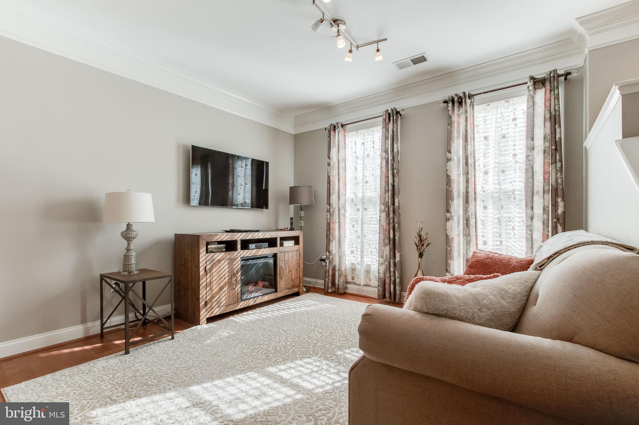 POTOMAC CLUB - Residential