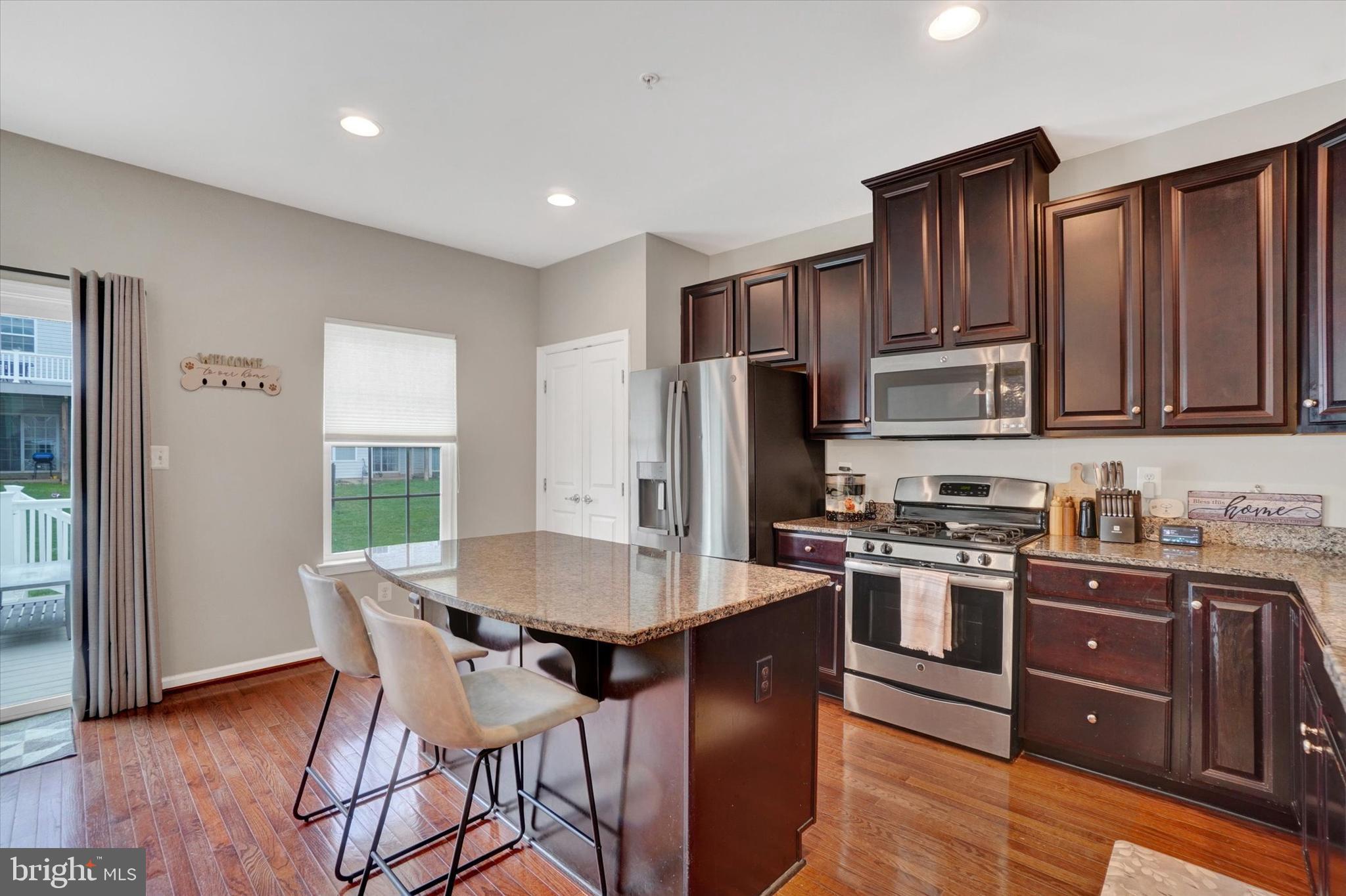 1244 ELDERSLIE LANE