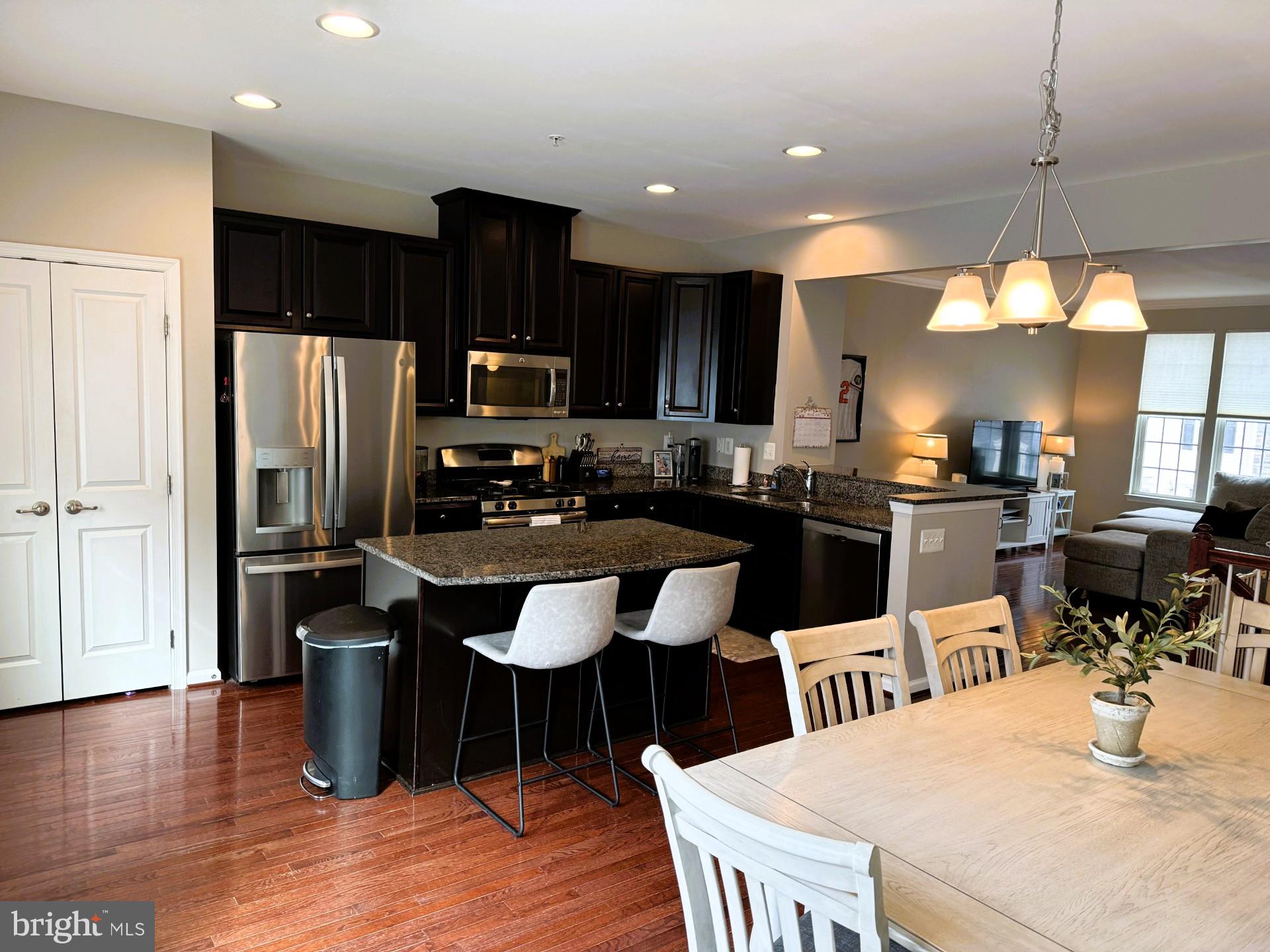 1244 ELDERSLIE LANE 99