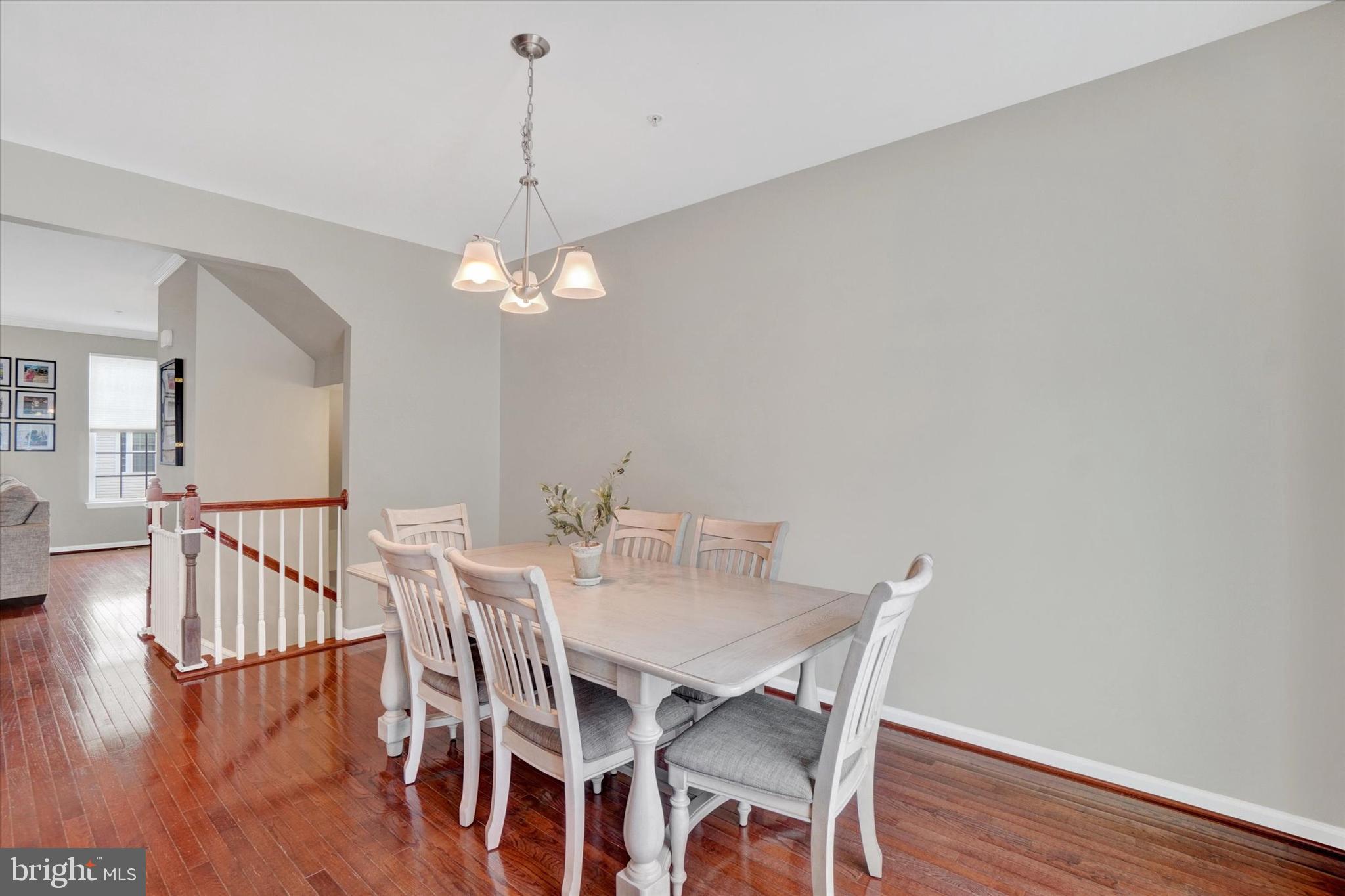 1244 ELDERSLIE LANE