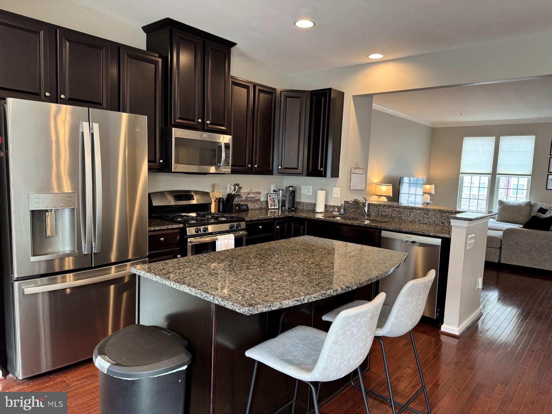 1244 ELDERSLIE LANE 99