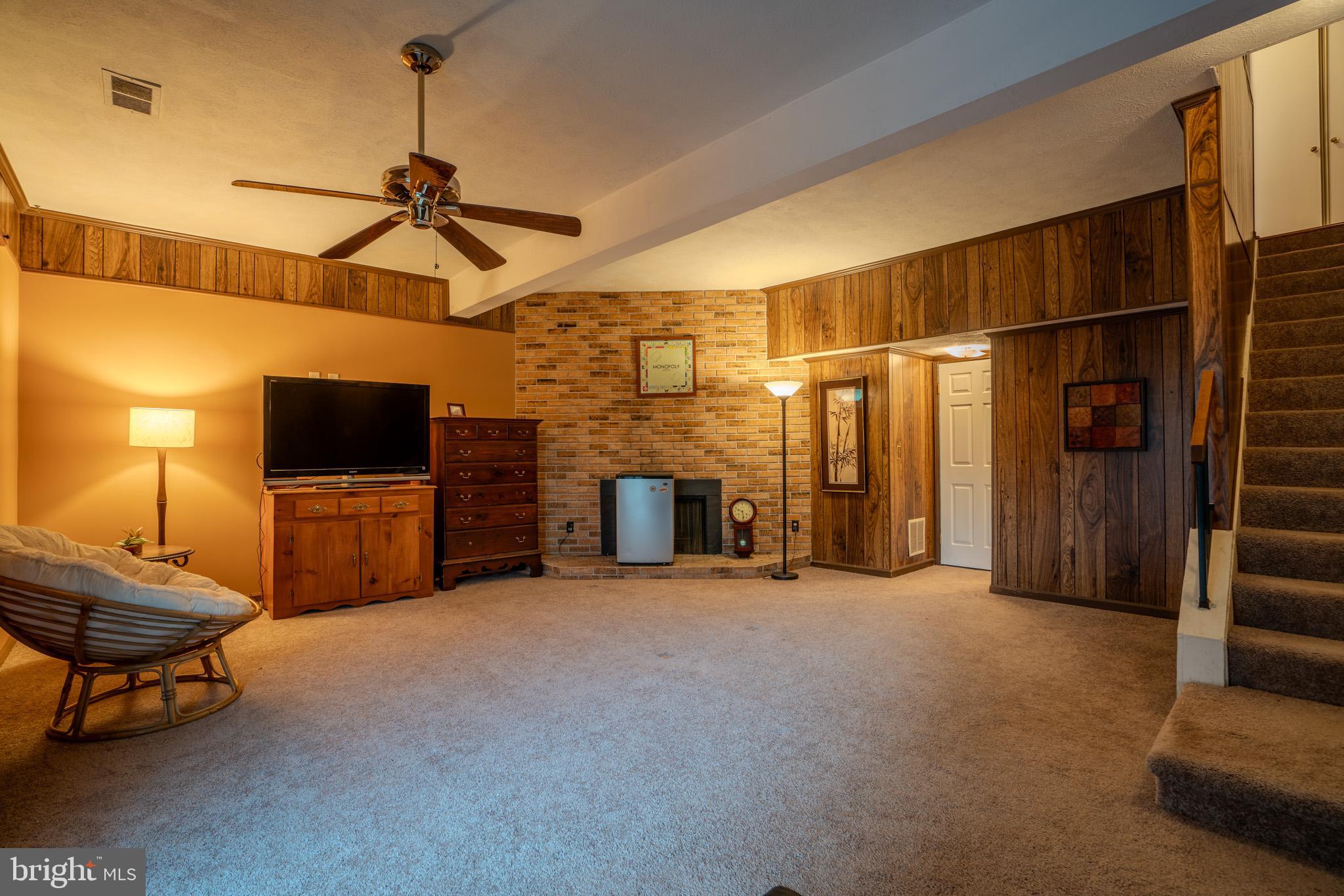 SHADY GROVE VILLAGE - Residential