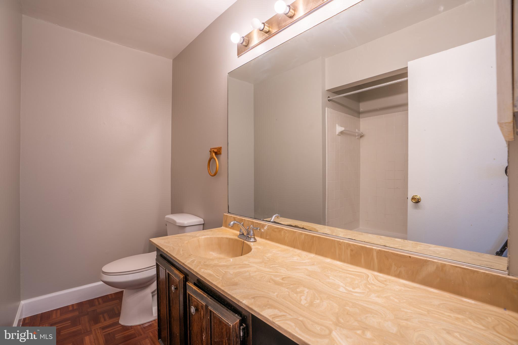 SHADY GROVE VILLAGE - Residential