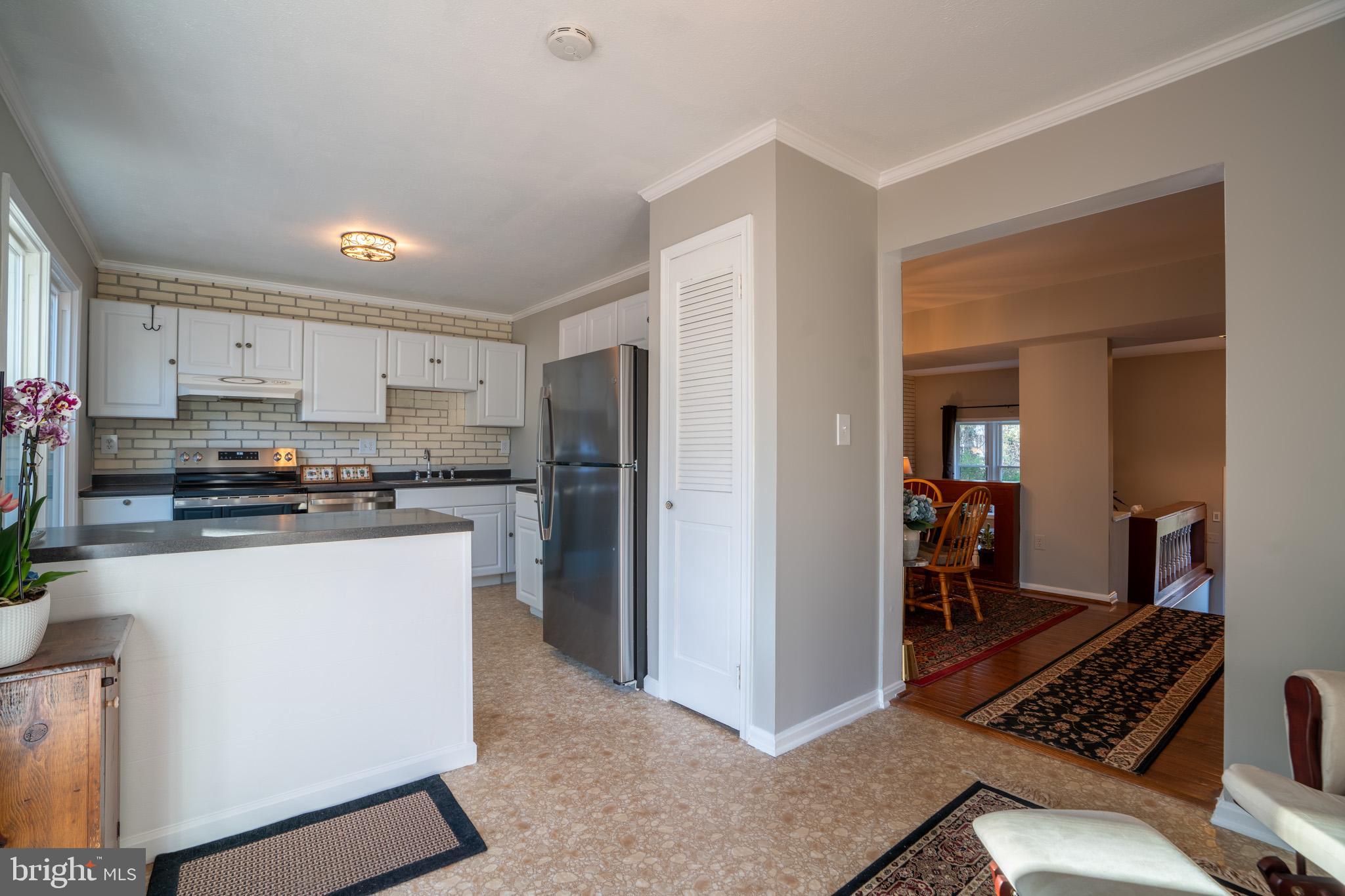 SHADY GROVE VILLAGE - Residential