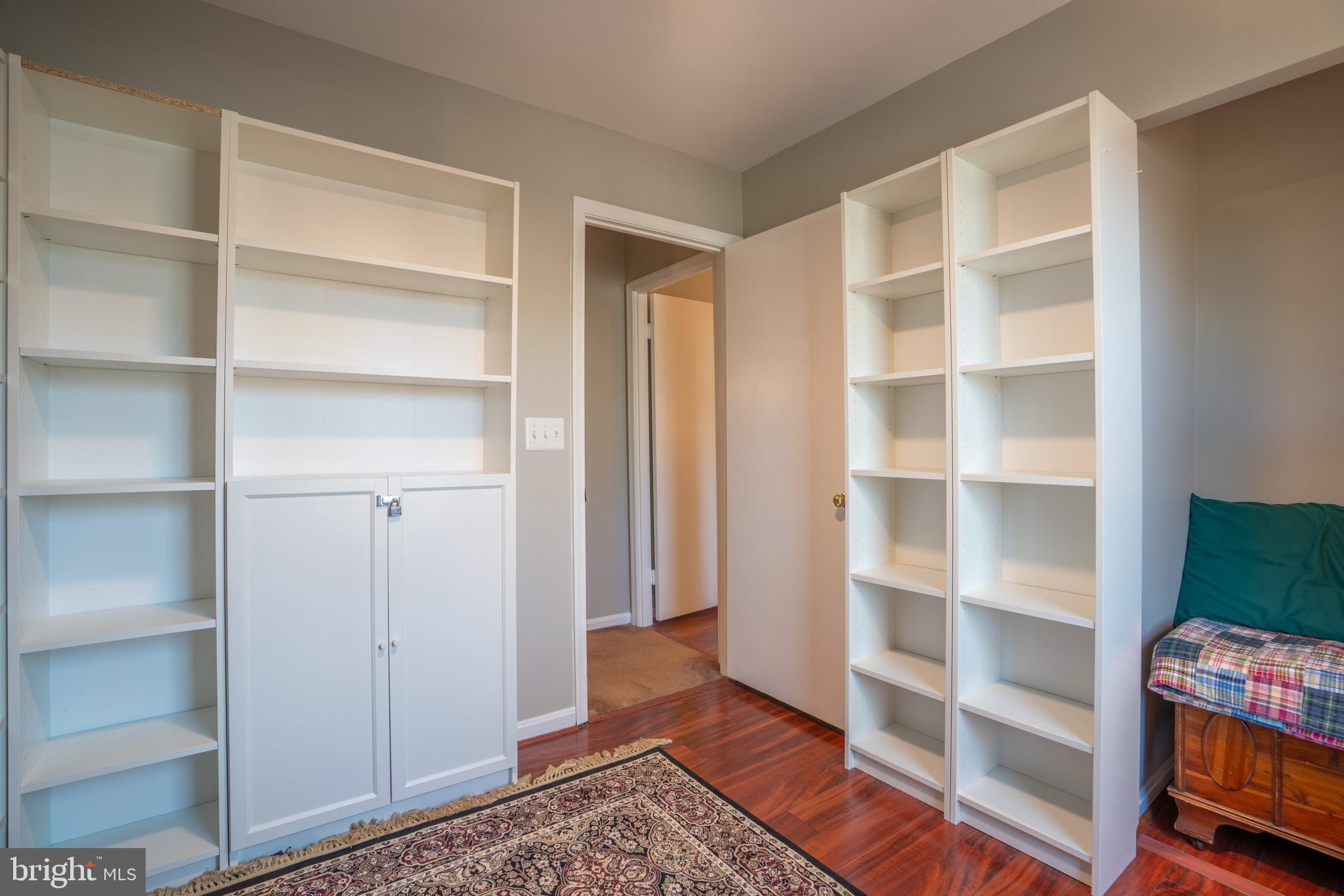 SHADY GROVE VILLAGE - Residential