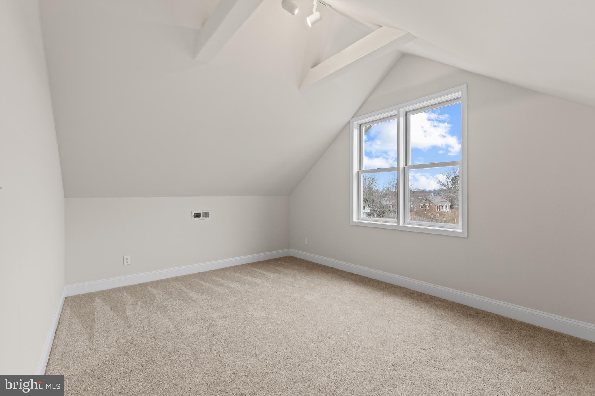 HILLSMERE ESTATES - Residential