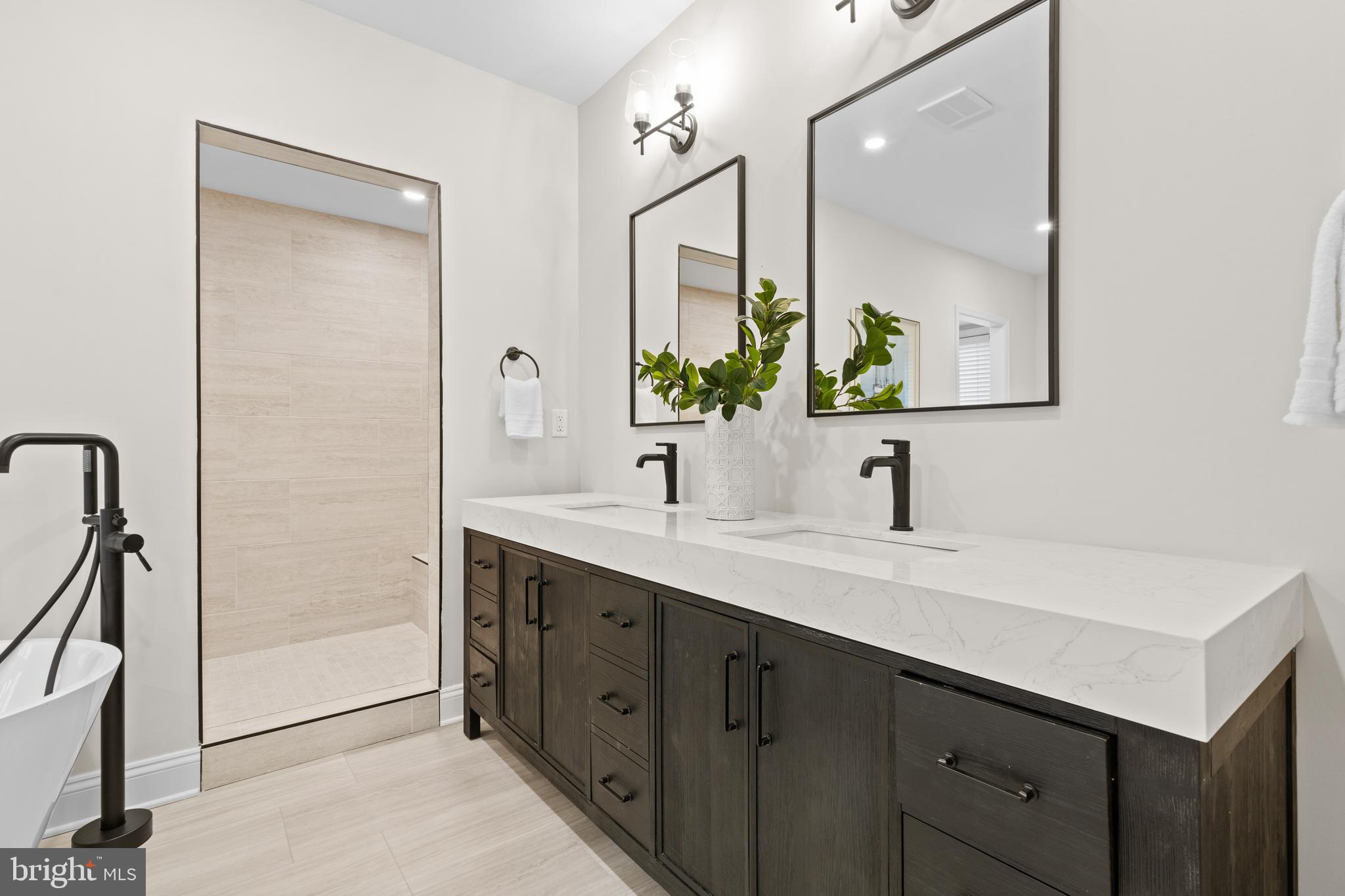 HILLSMERE ESTATES - Residential