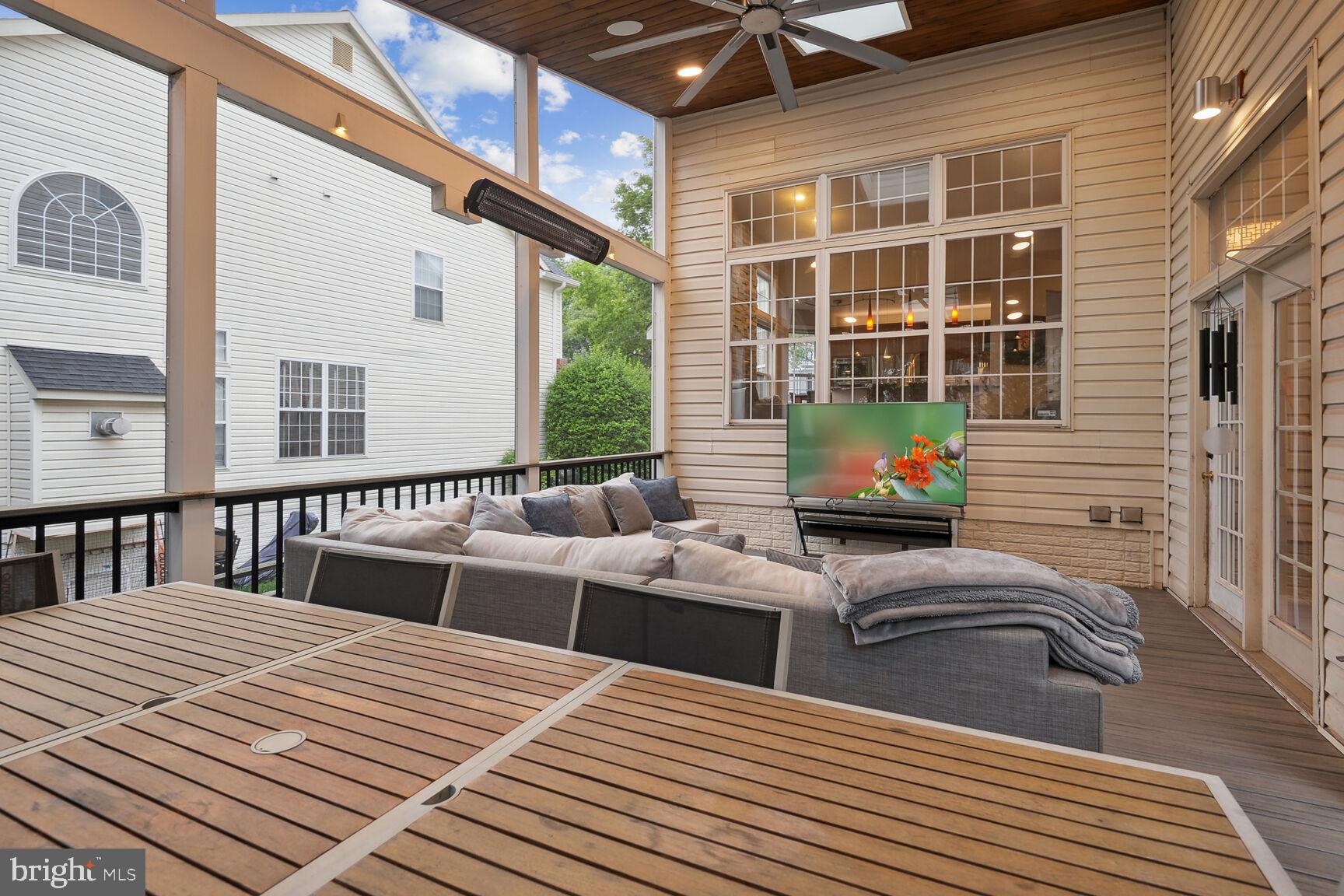 CASCADES - Residential Lease