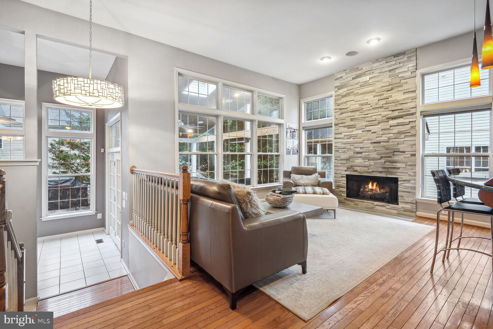 CASCADES - Residential Lease