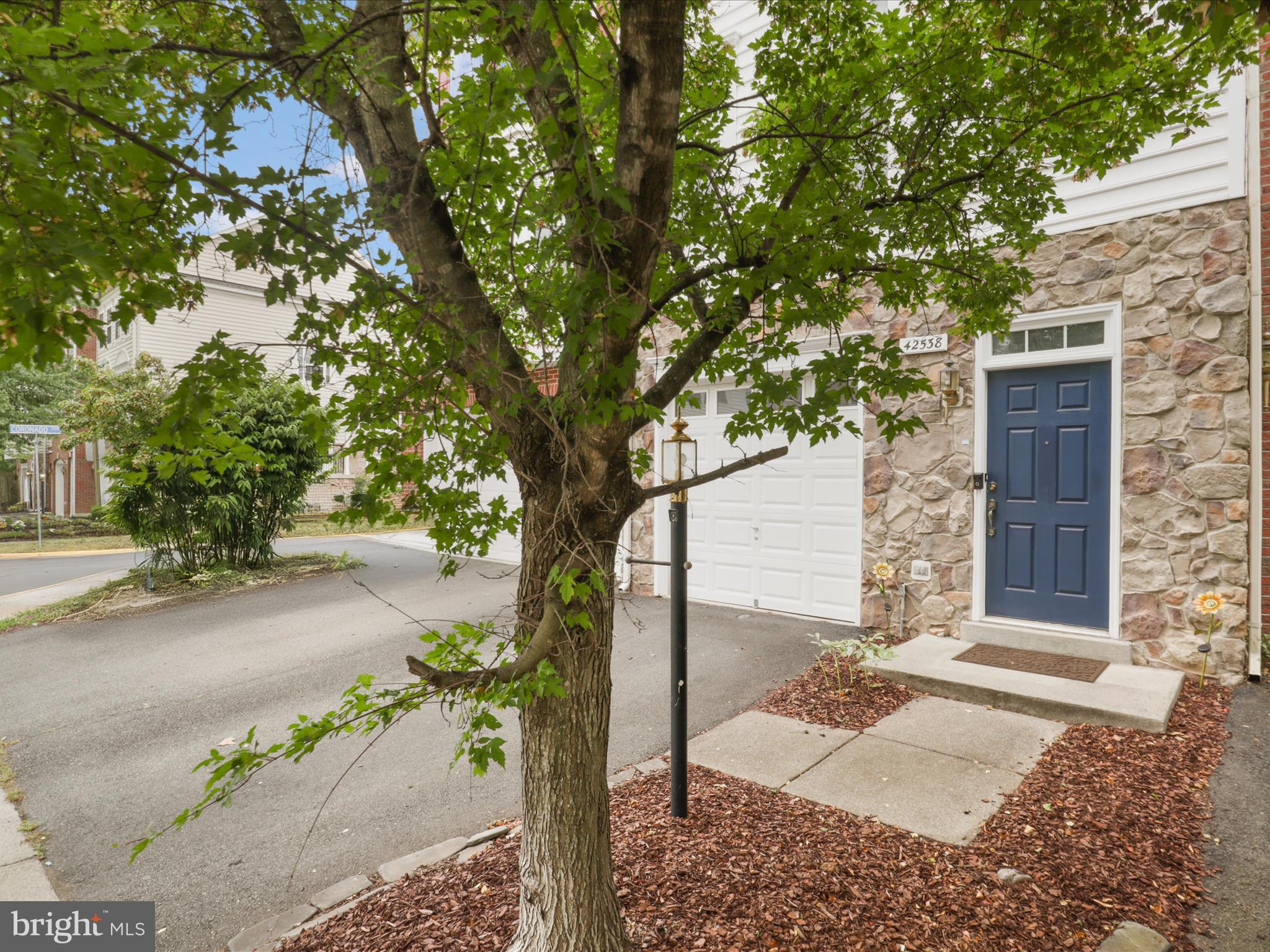 42538 MAGELLAN SQUARE